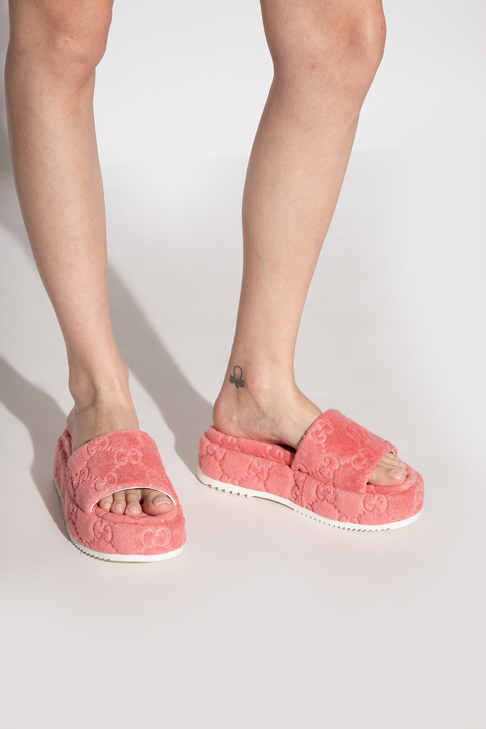 GUCCI GG PLATFORM SPONGE SLIDE SANDALS IN WILD ROSE