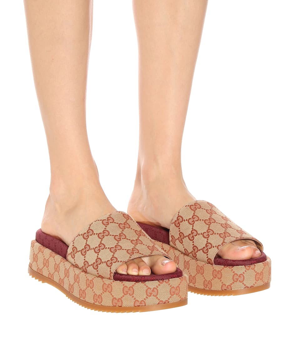 GUCCI GG SUPREME ANGELINA PLATFORM SLIDE SANDALS
