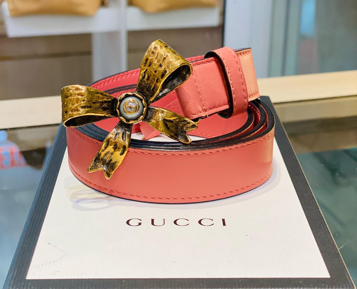 Gucci Leather Metal Bow Buckle Belt