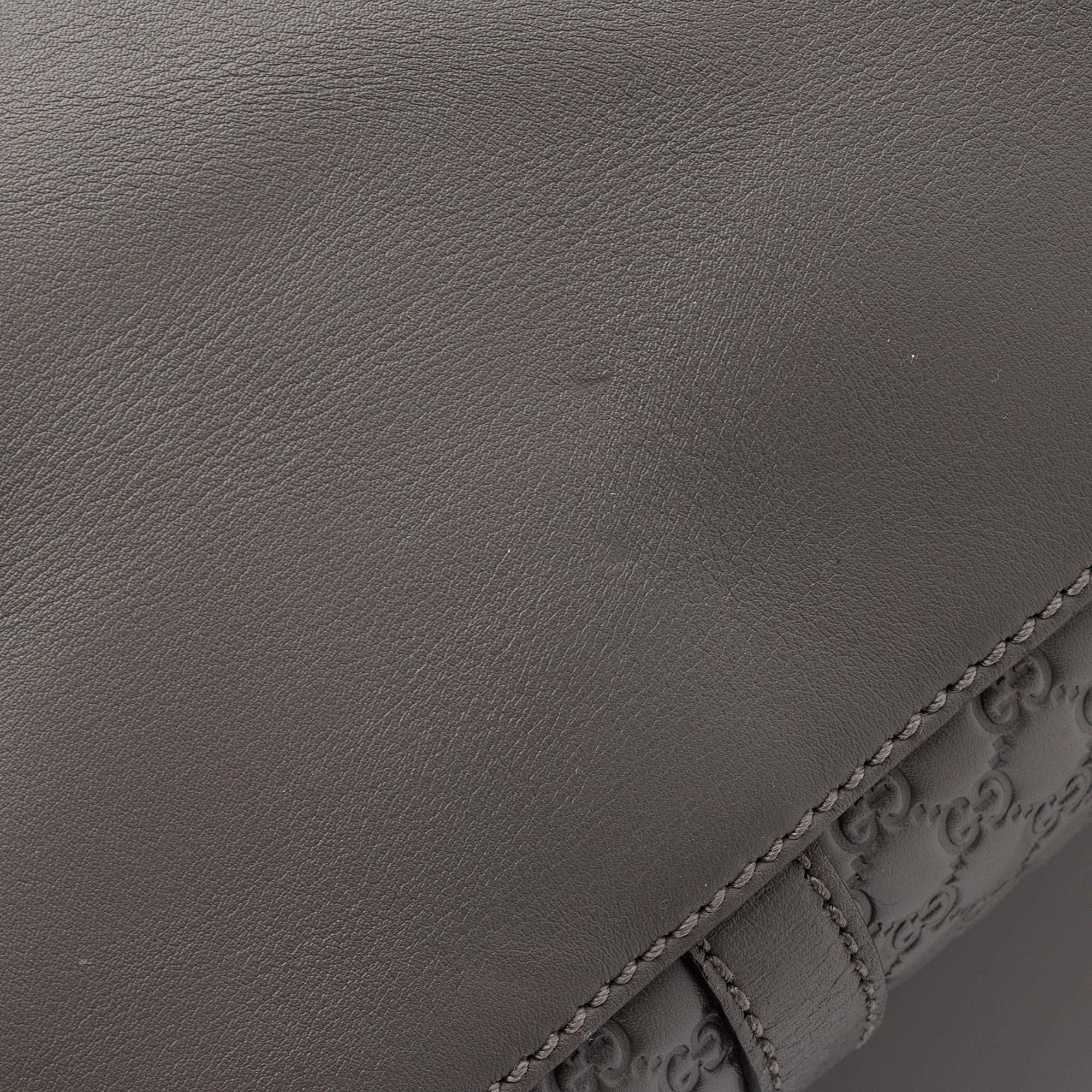 Gucci Microguccissima Leather Joy Medium Zip Tote (SHF-KKh5Fm)