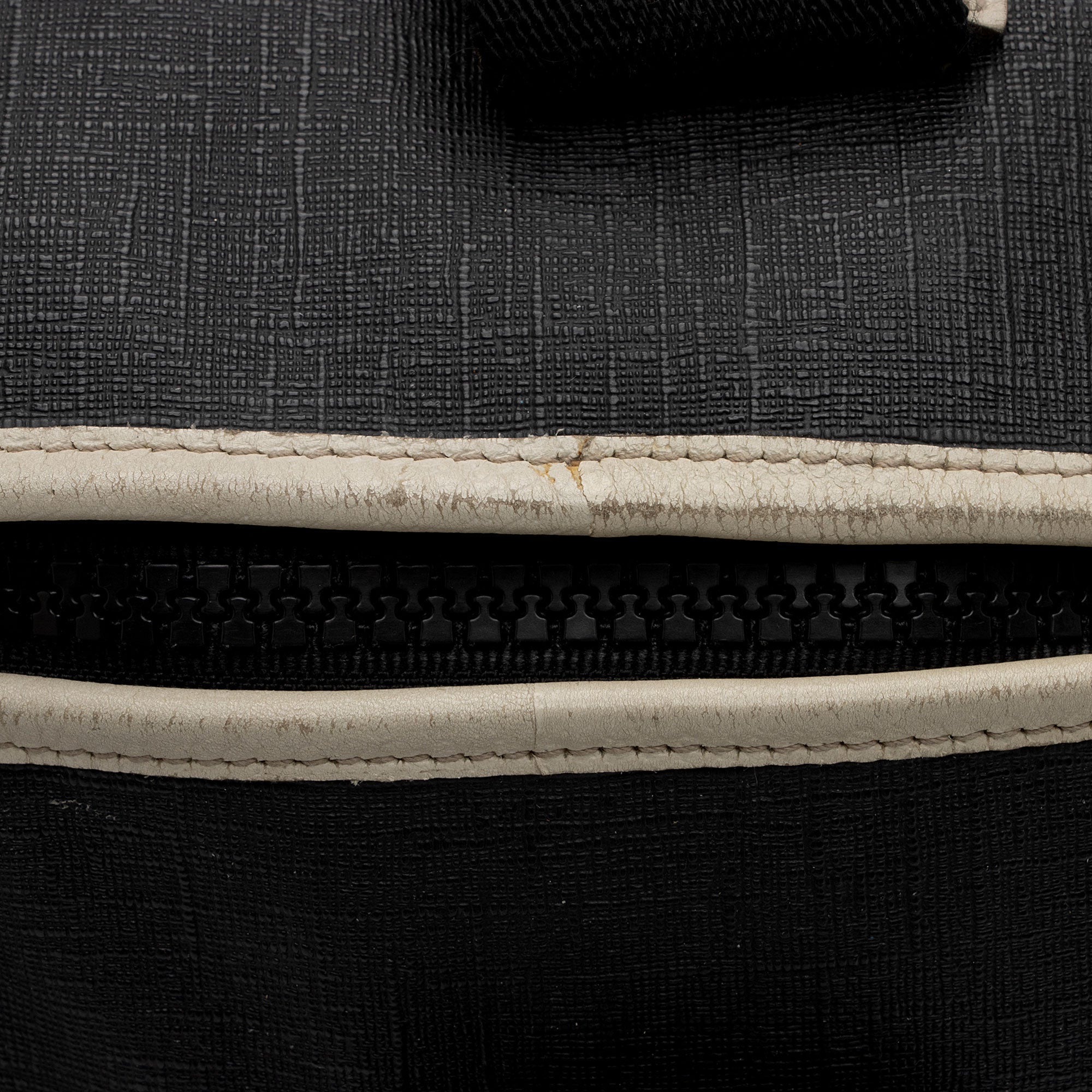 Gucci PVC Logo XL Shopper Tote (SHF-AJvk6R)