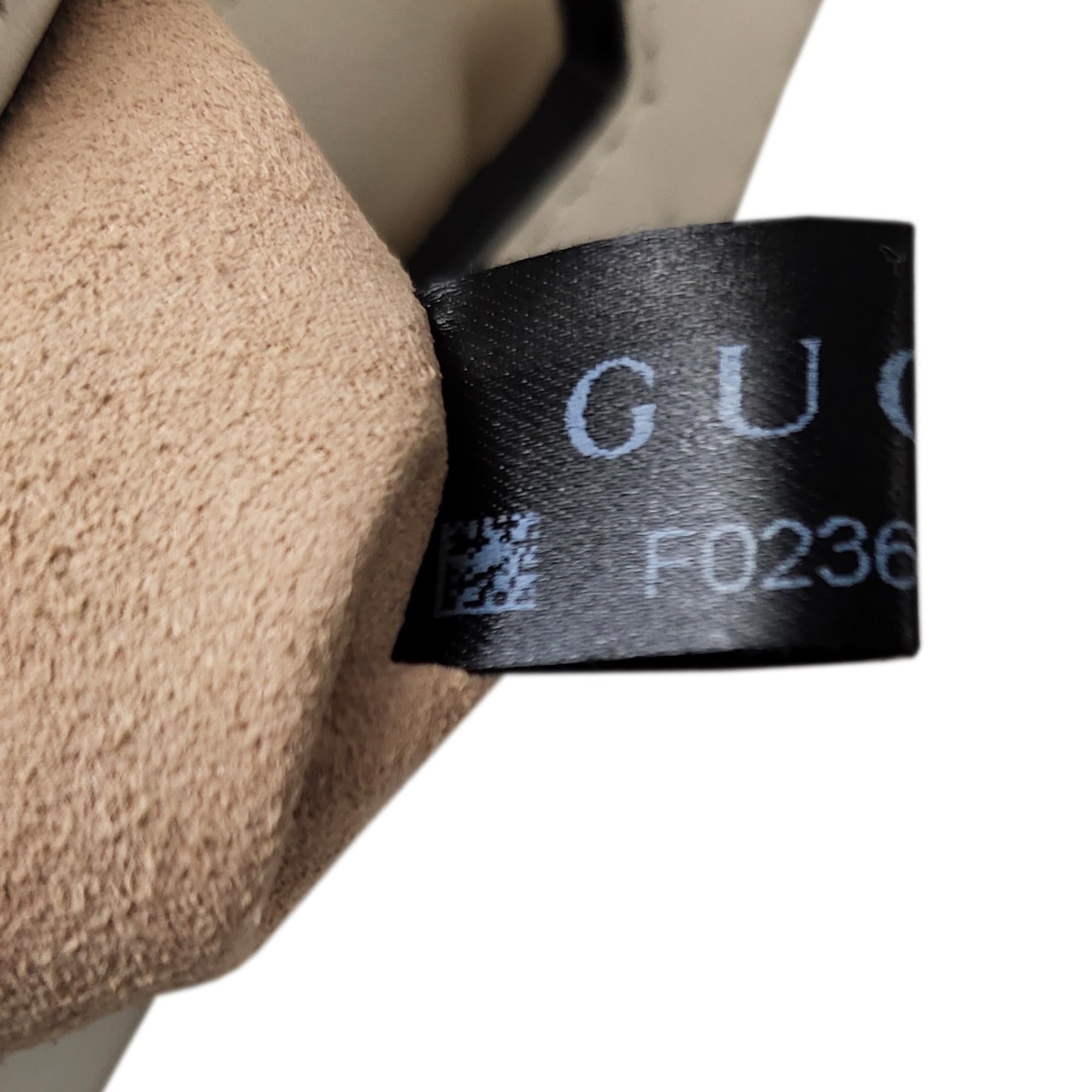 Gucci Small GG Marmont Matelasse Top Handle (SHG-puiWgw)