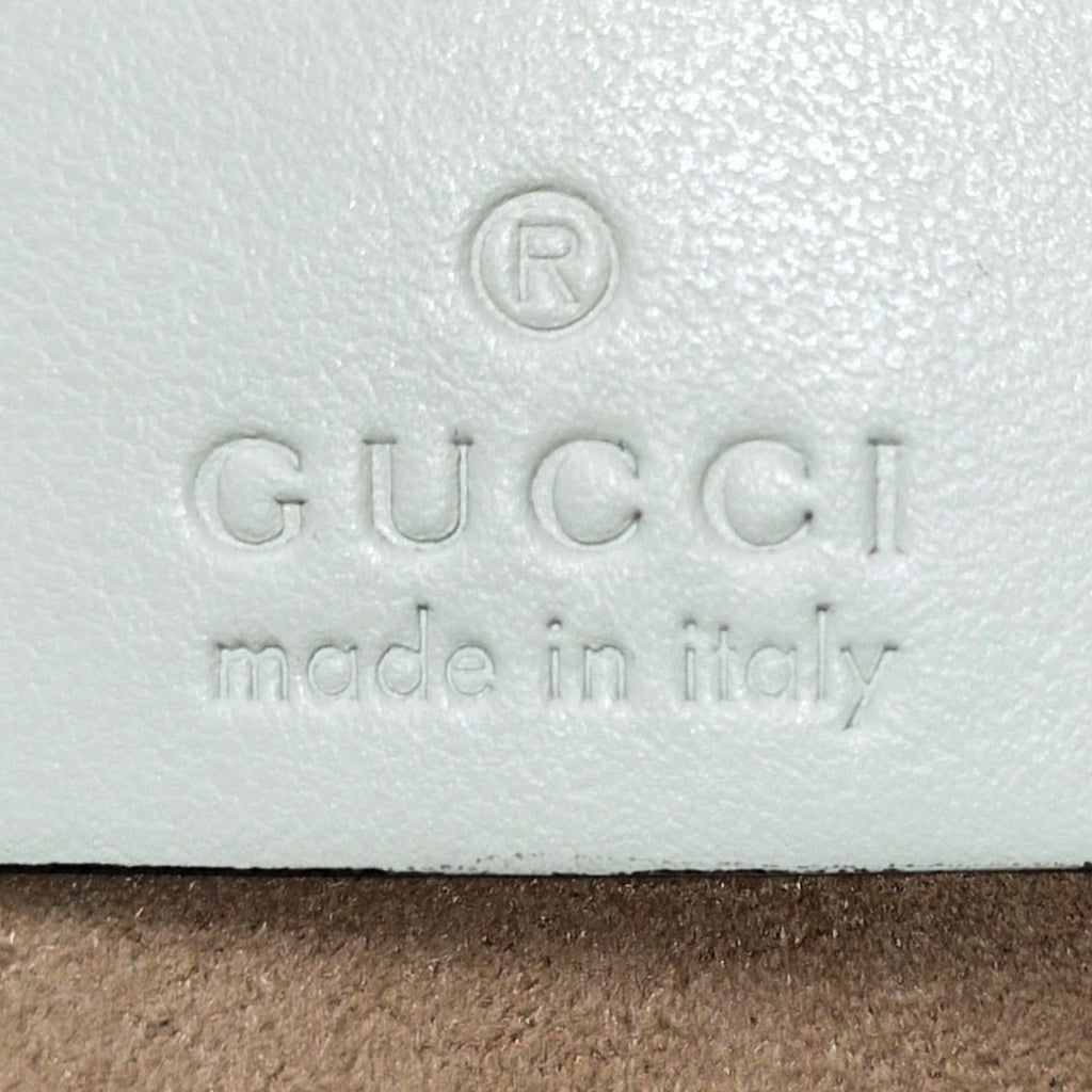 Gucci Small GG Marmont Matelasse Top Handle (SHG-puiWgw)