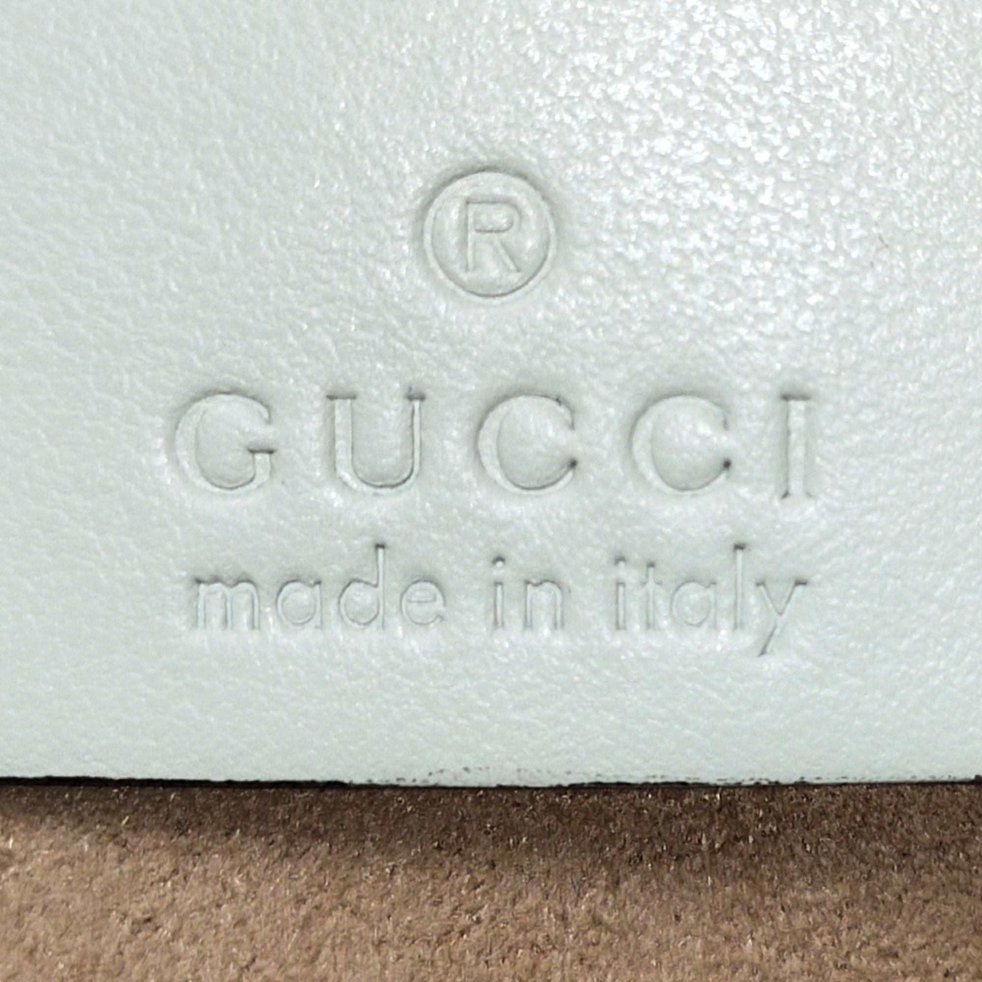 Gucci Small GG Marmont Matelasse Top Handle (SHG-puiWgw)