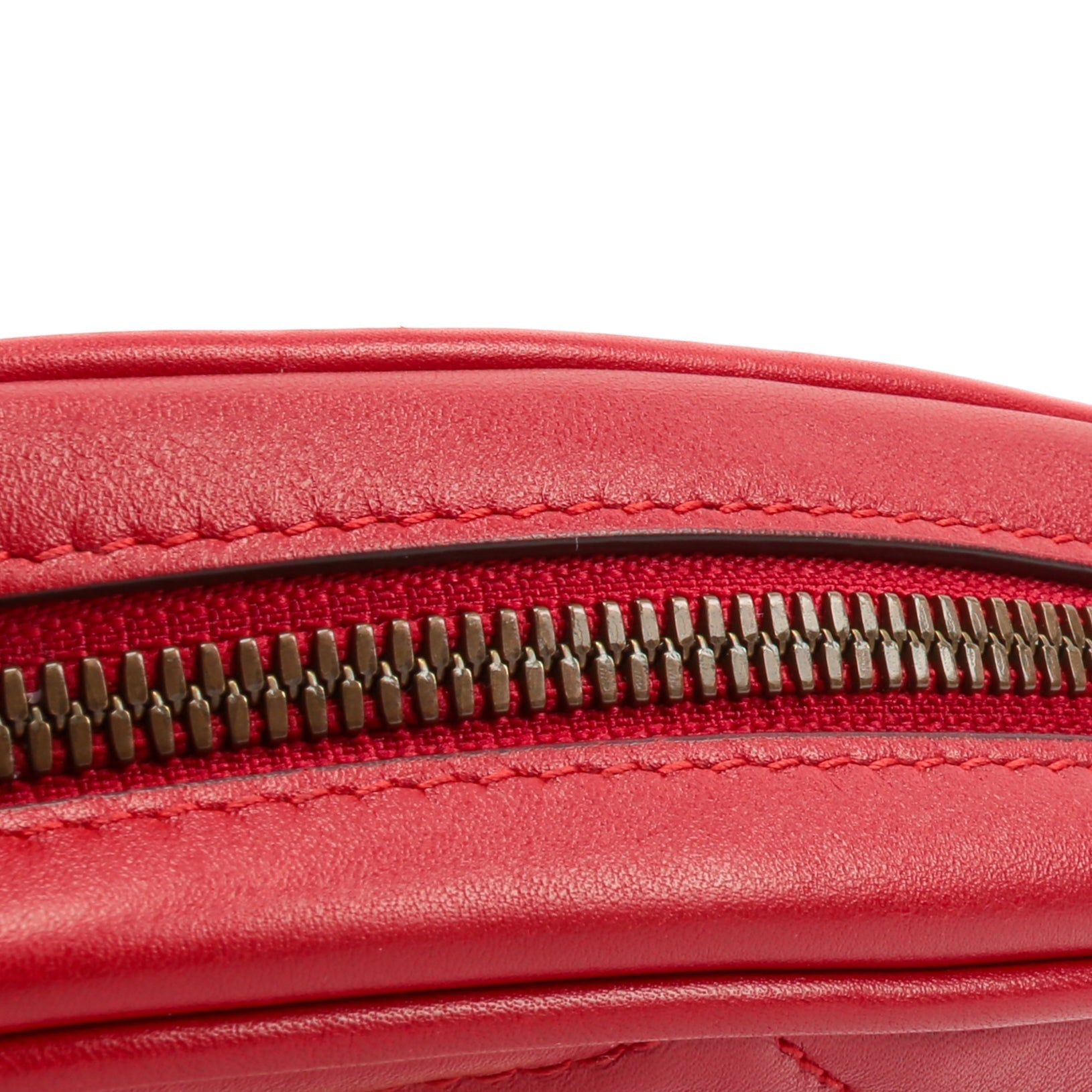 GUCCI GG Marmont Belt Bag - Red