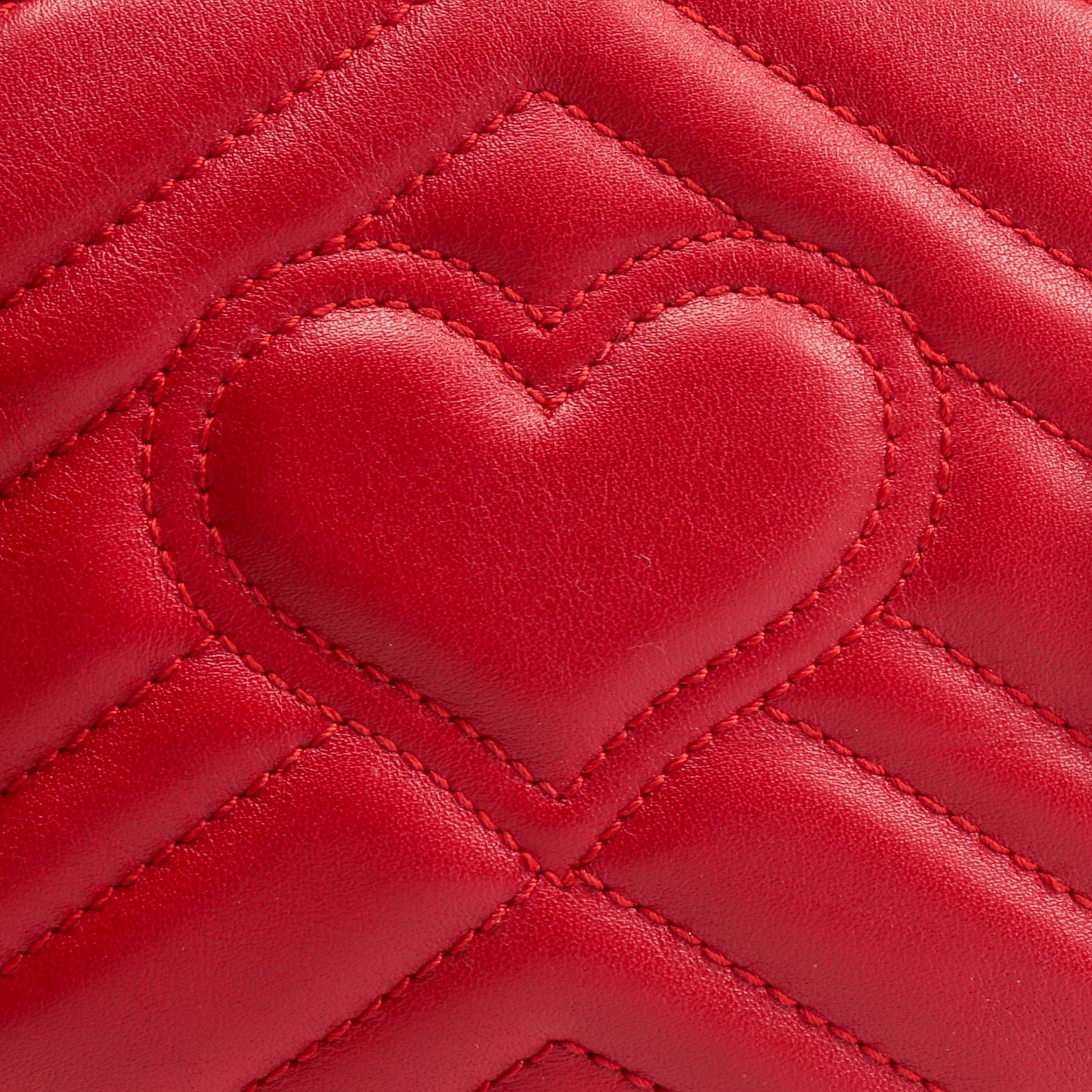 GUCCI GG Marmont Belt Bag - Red