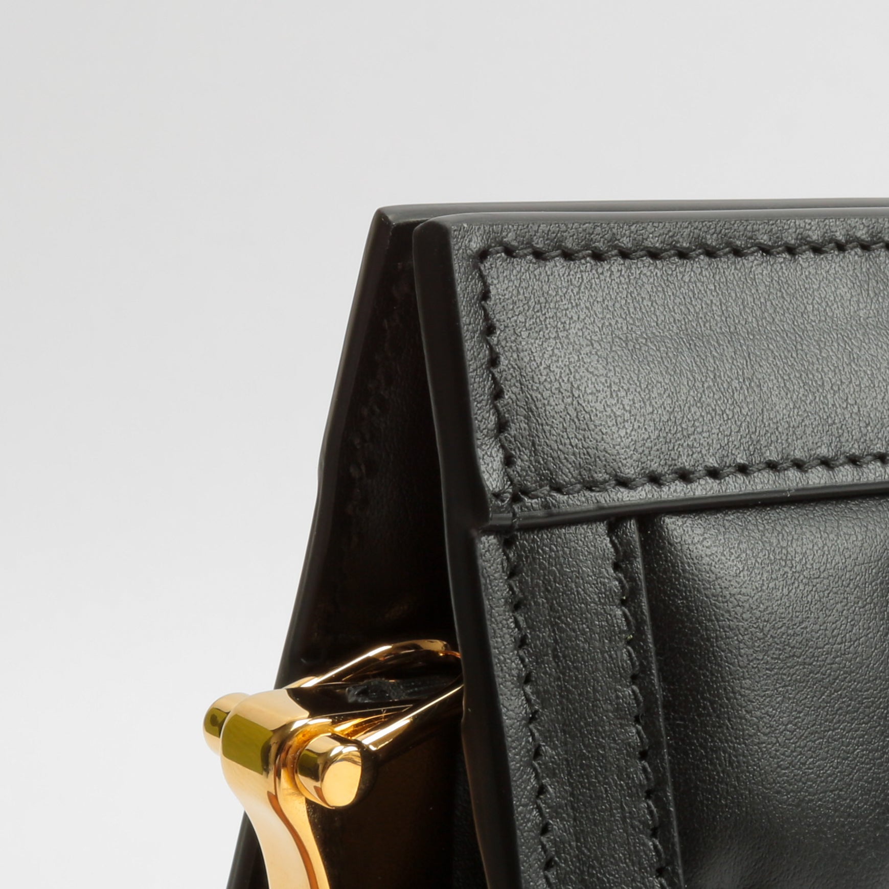 GUCCI GG Matelassé Small Clutch On Chain-Black