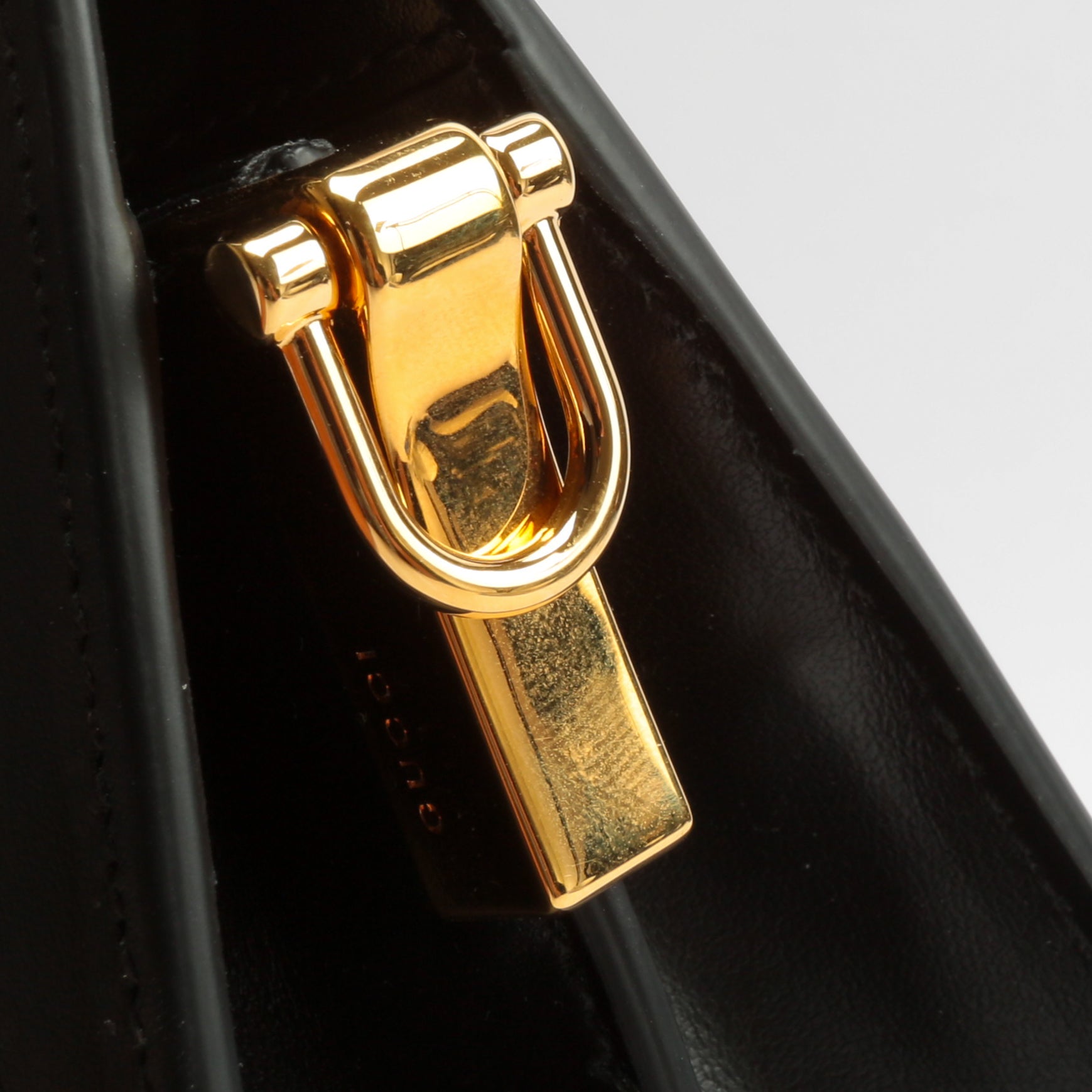 GUCCI GG Matelassé Small Clutch On Chain-Black