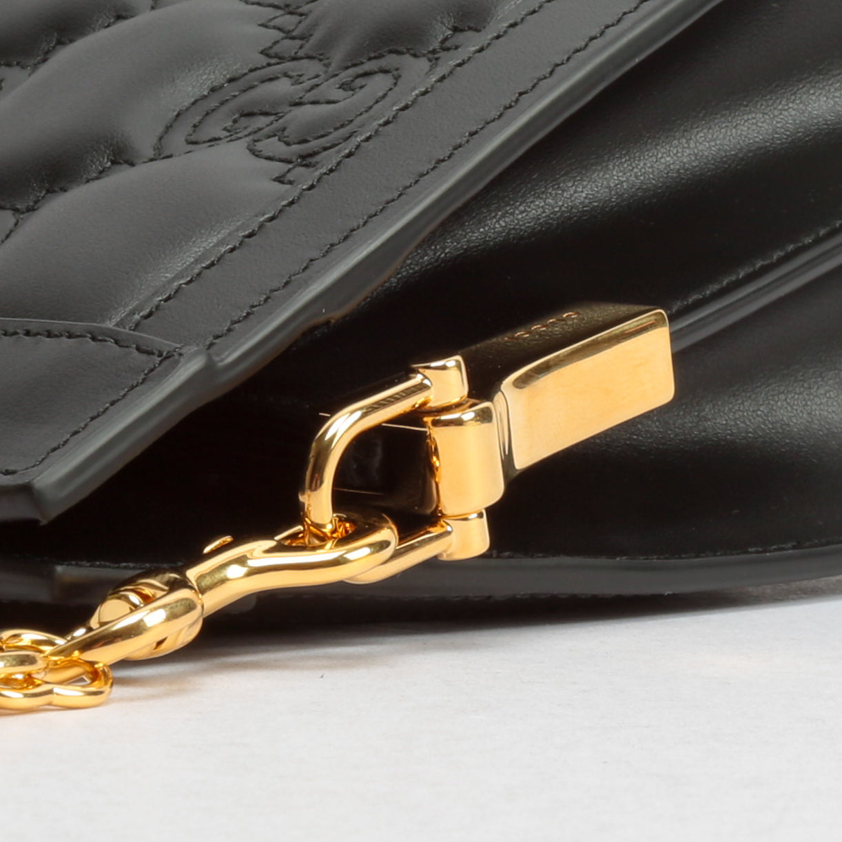 GUCCI GG Matelassé Small Clutch On Chain-Black