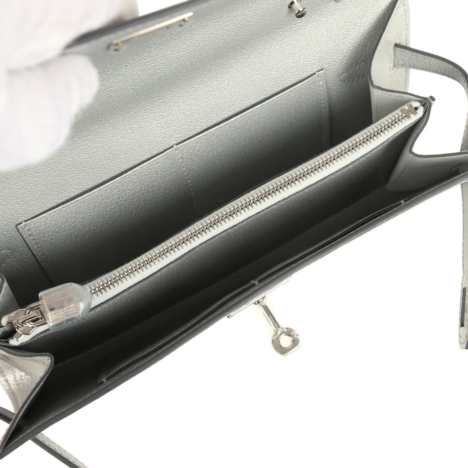 Hermes Kelly Wallet To Go Argent Chevre Chamkilight Palladium Hardware