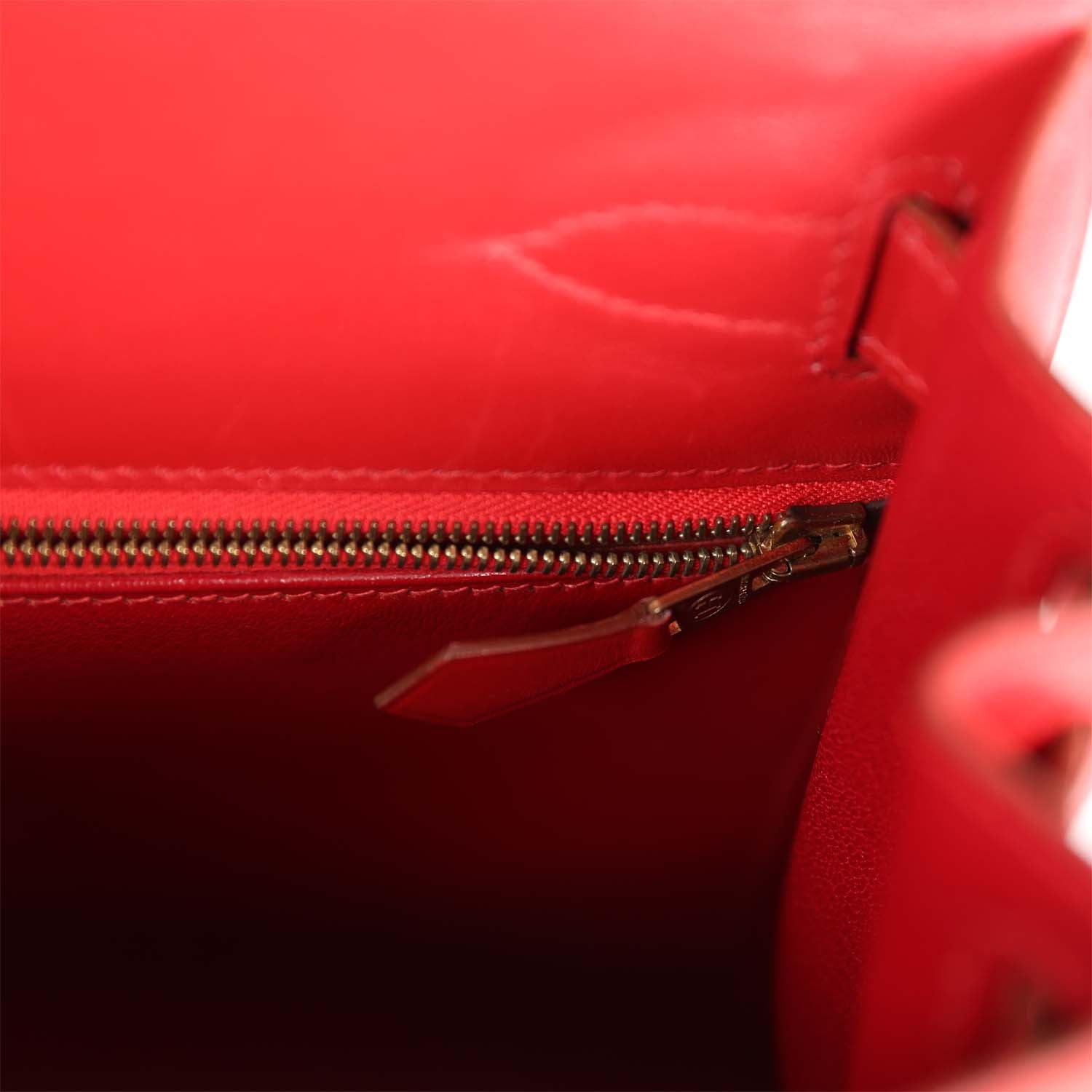 New Hermes Kelly Sellier 28 Rouge Vif Box Gold Hardware