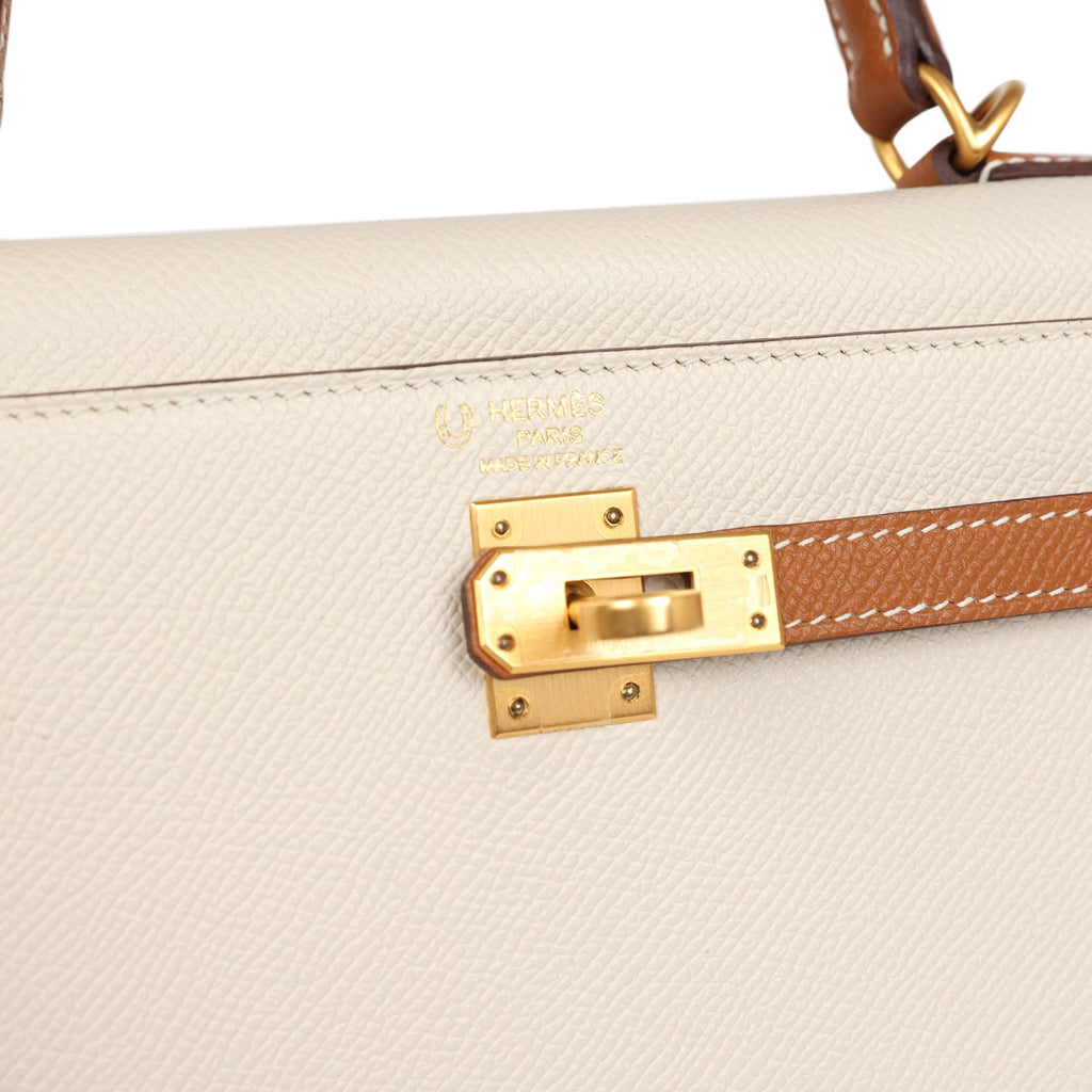 Pre-owned Hermes Special Order (HSS) Kelly Sellier 25 Craie and Gold Epsom Brushed Gold Hardware