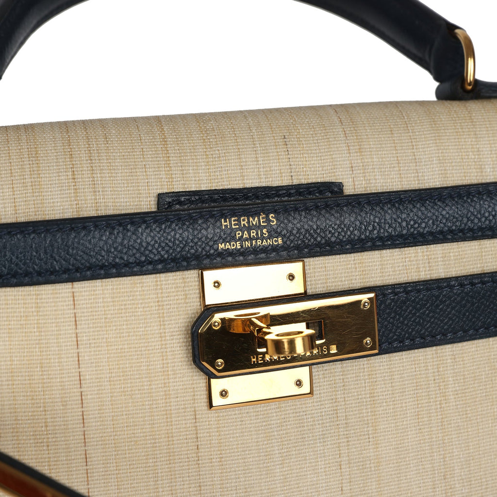 New Hermes Kelly Sellier 28 Bleu Marine Courchevel and Ecru Crinoline Gold Hardware