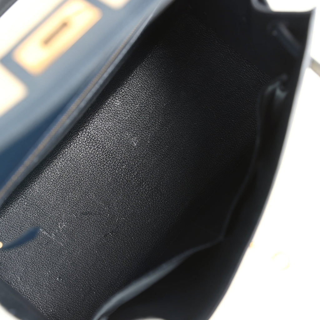 New Hermes Kelly Sellier 28 Bleu Marine Courchevel and Ecru Crinoline Gold Hardware