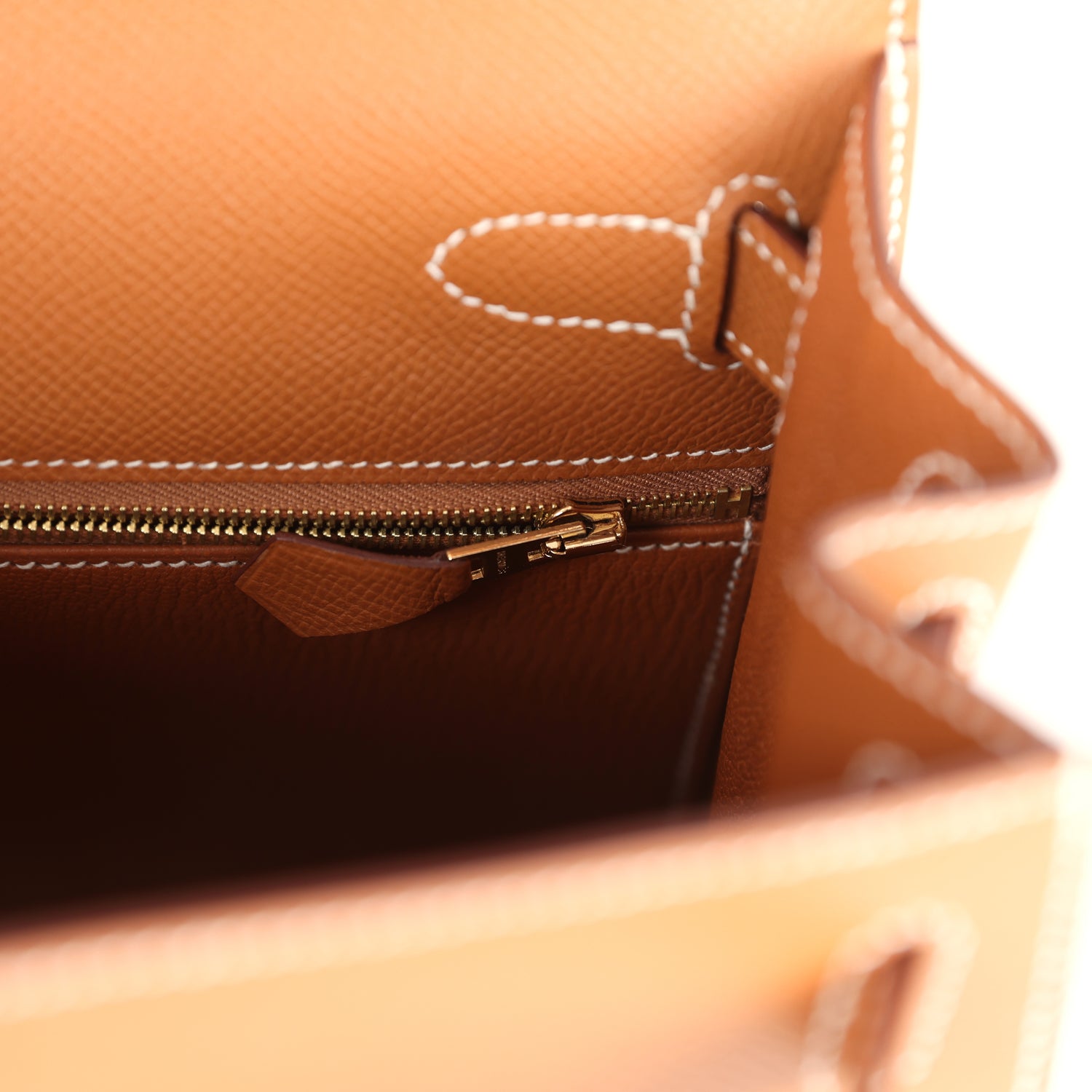 Pre-owned Hermes Kelly Sellier 28 Gold Epsom Gold Hardware