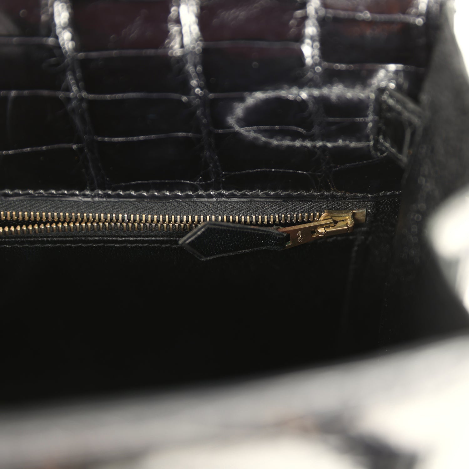 New Hermes Kelly Sellier 32 Black Shiny Porosus Crocodile Gold Hardware