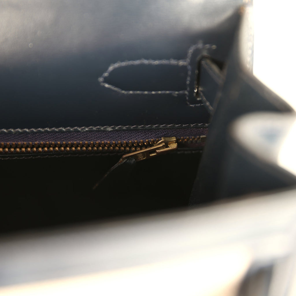 New Hermes Kelly Sellier 28 Bleu Marine Box and Beige-Ecru Toile H Canvas Gold Hardware