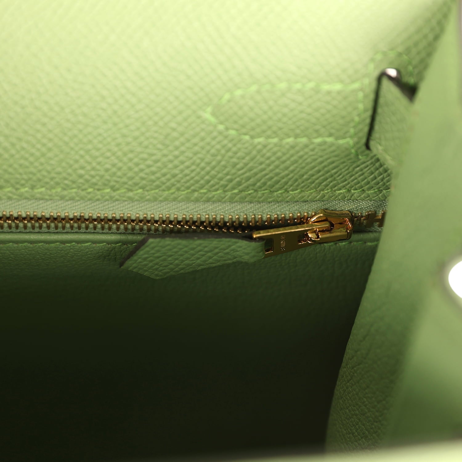 Pre-owned Hermes Kelly Sellier 28 Vert Criquet Epsom Gold Hardware