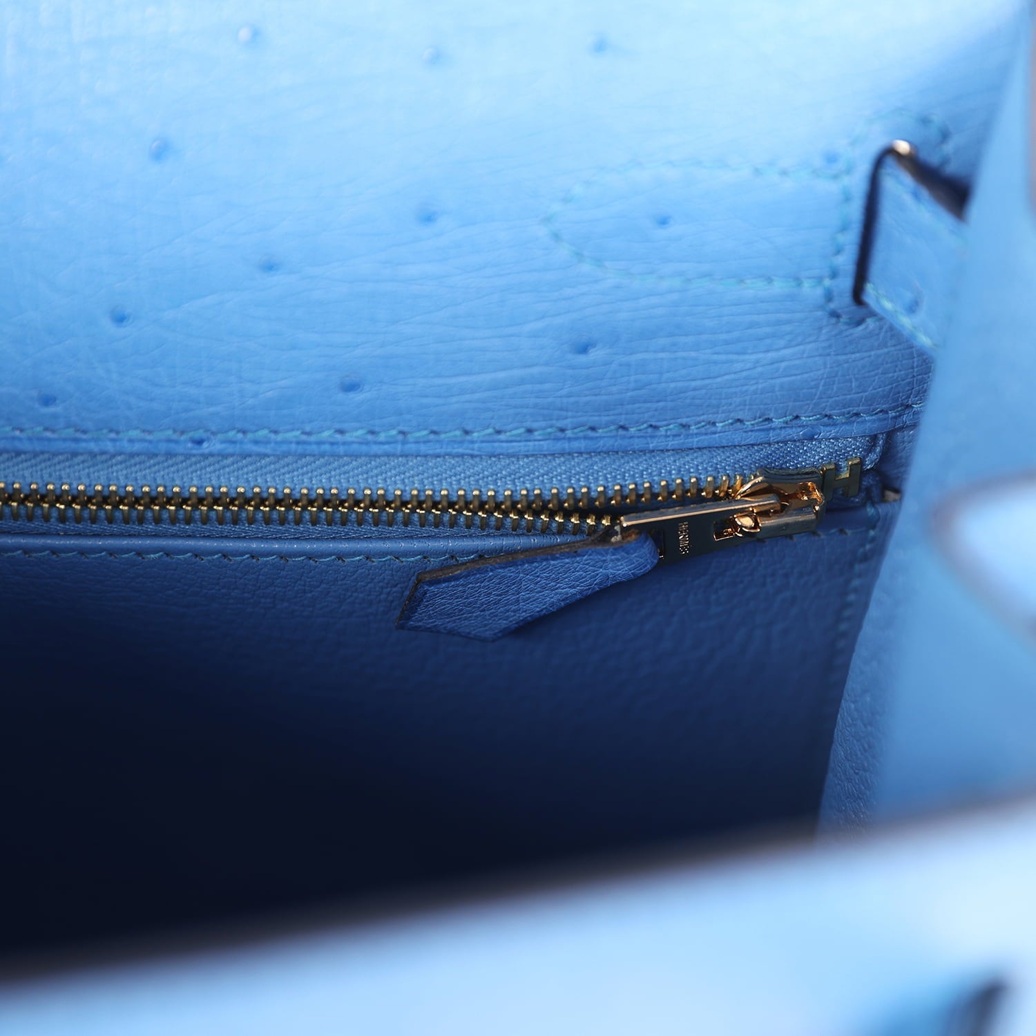Pre-owned Hermes Kelly Sellier 28 Bleuet Ostrich Gold Hardware