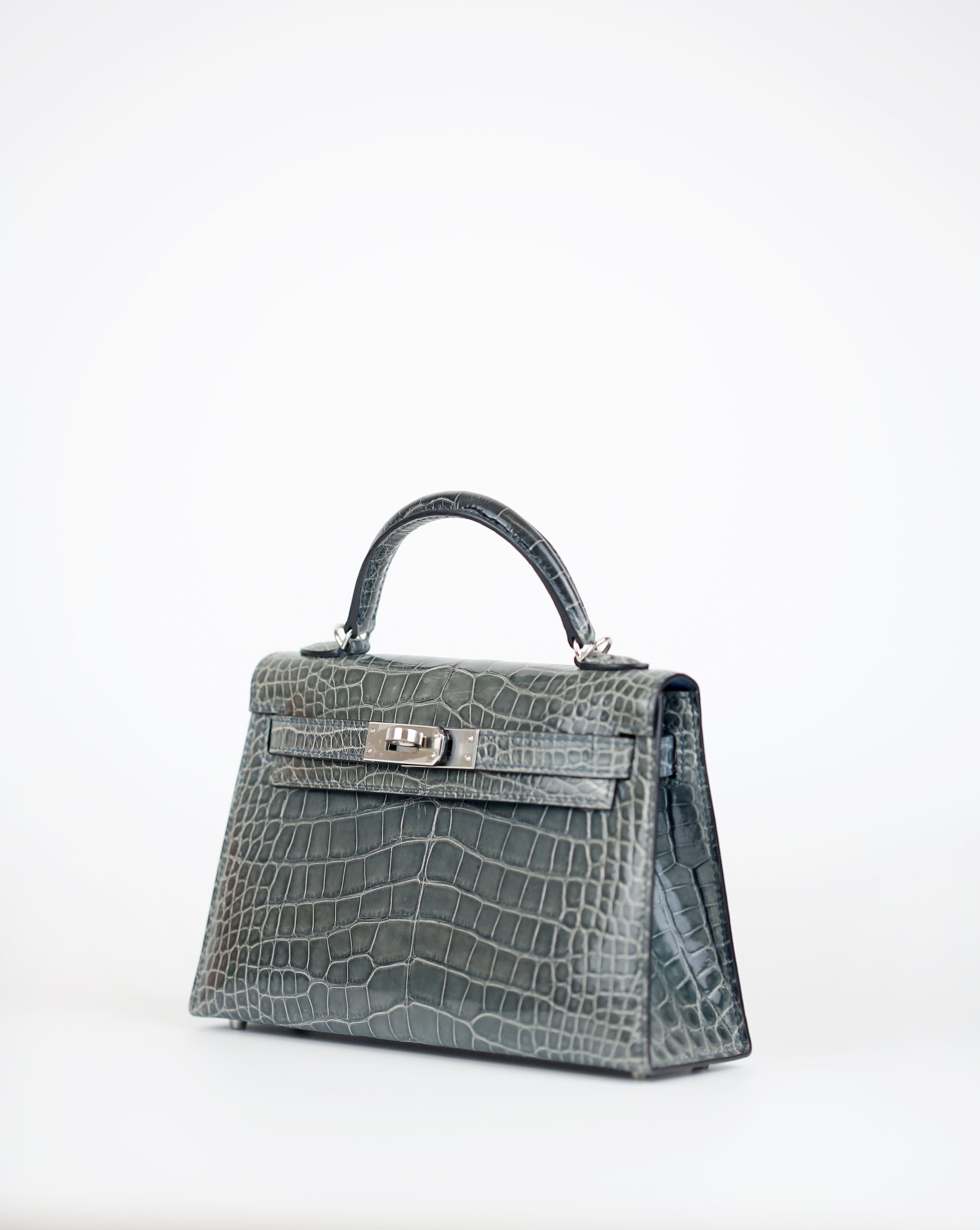 HERMÈS  Kelly II  OV Gris Ciment Crocodile Porosus Mat – Rare Collector’s Treasure
