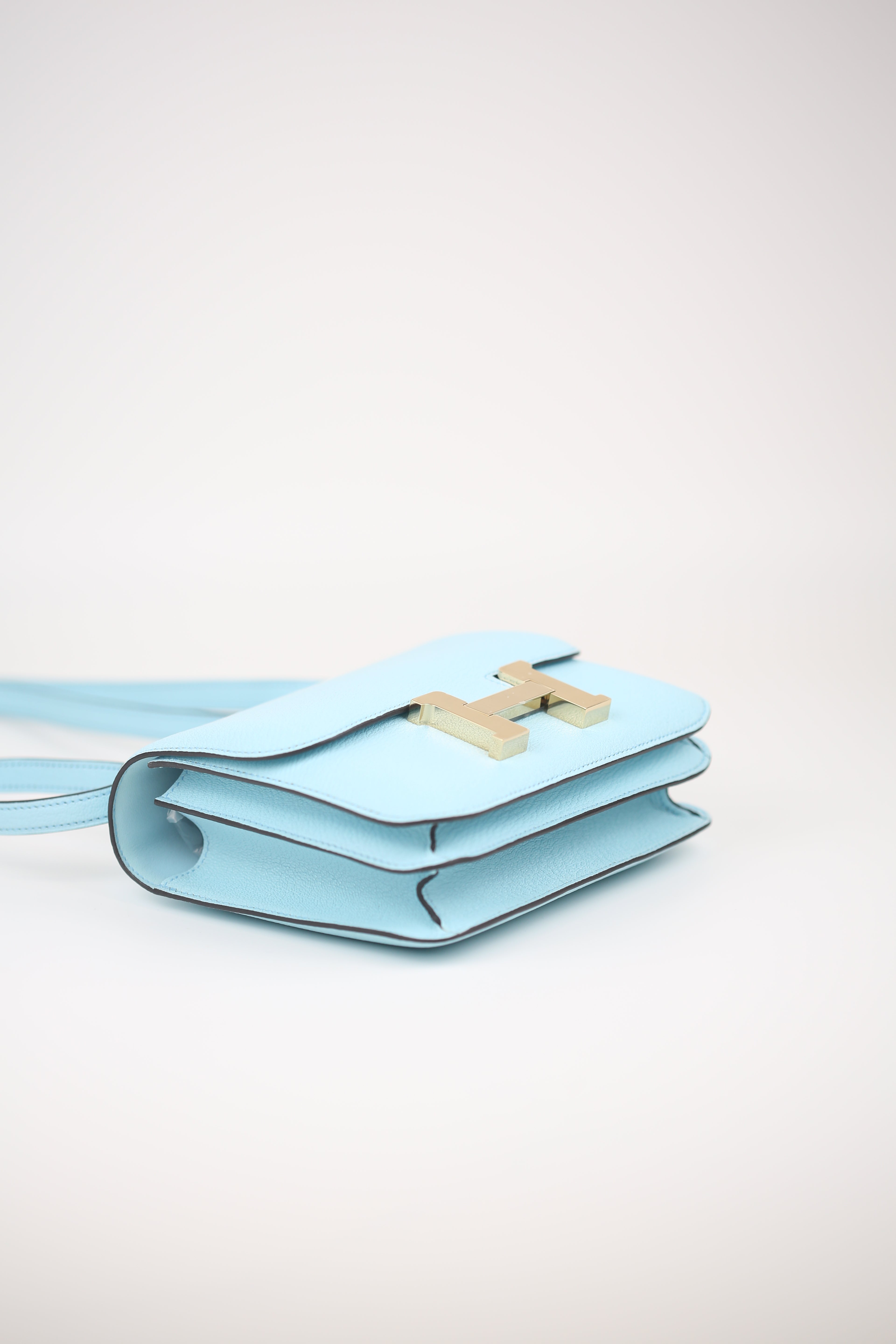 HERMÈS Chevre Constance 18 Bleu Zephyr
