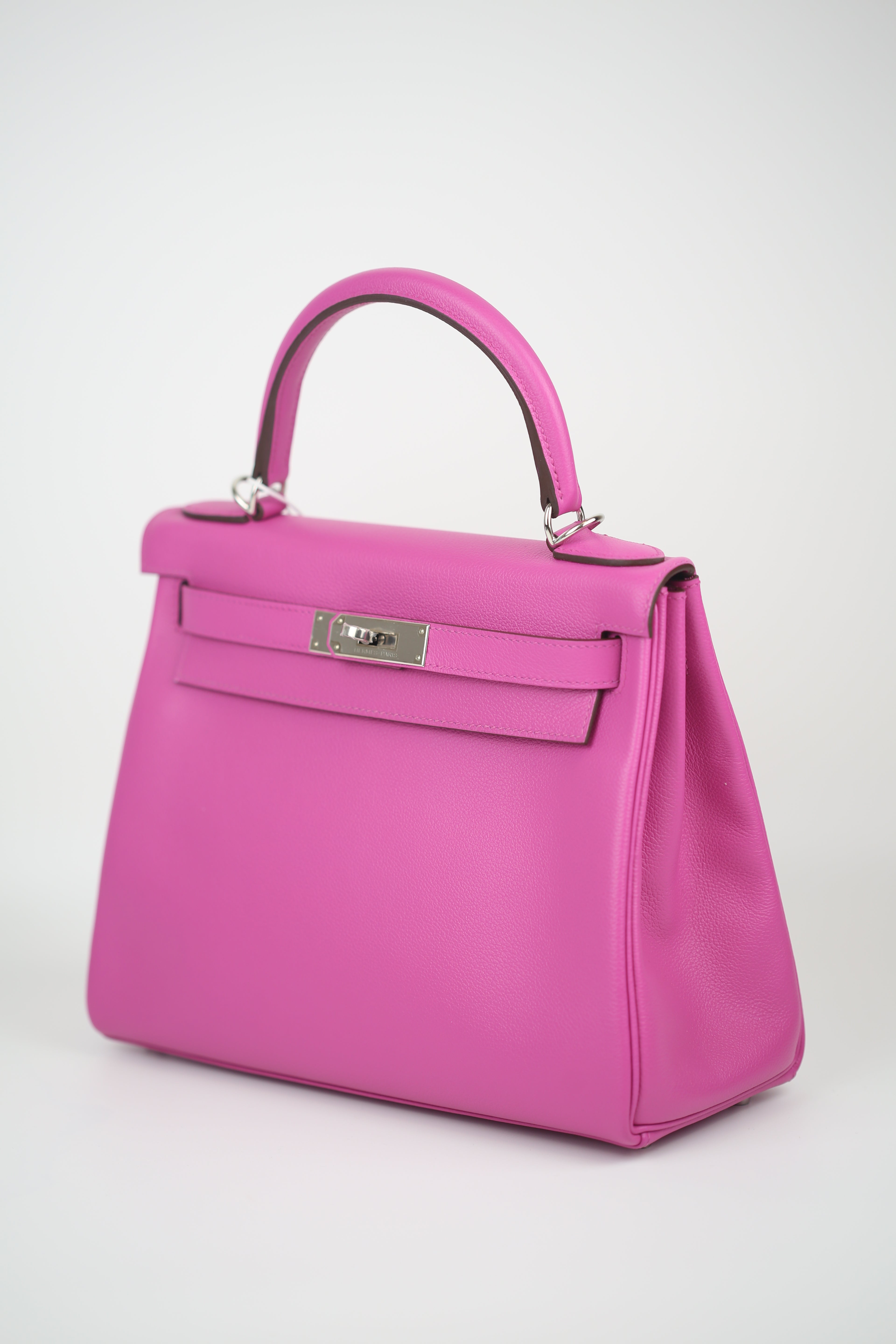 HERMÈS  Evercolor Kelly 28 Magnolia