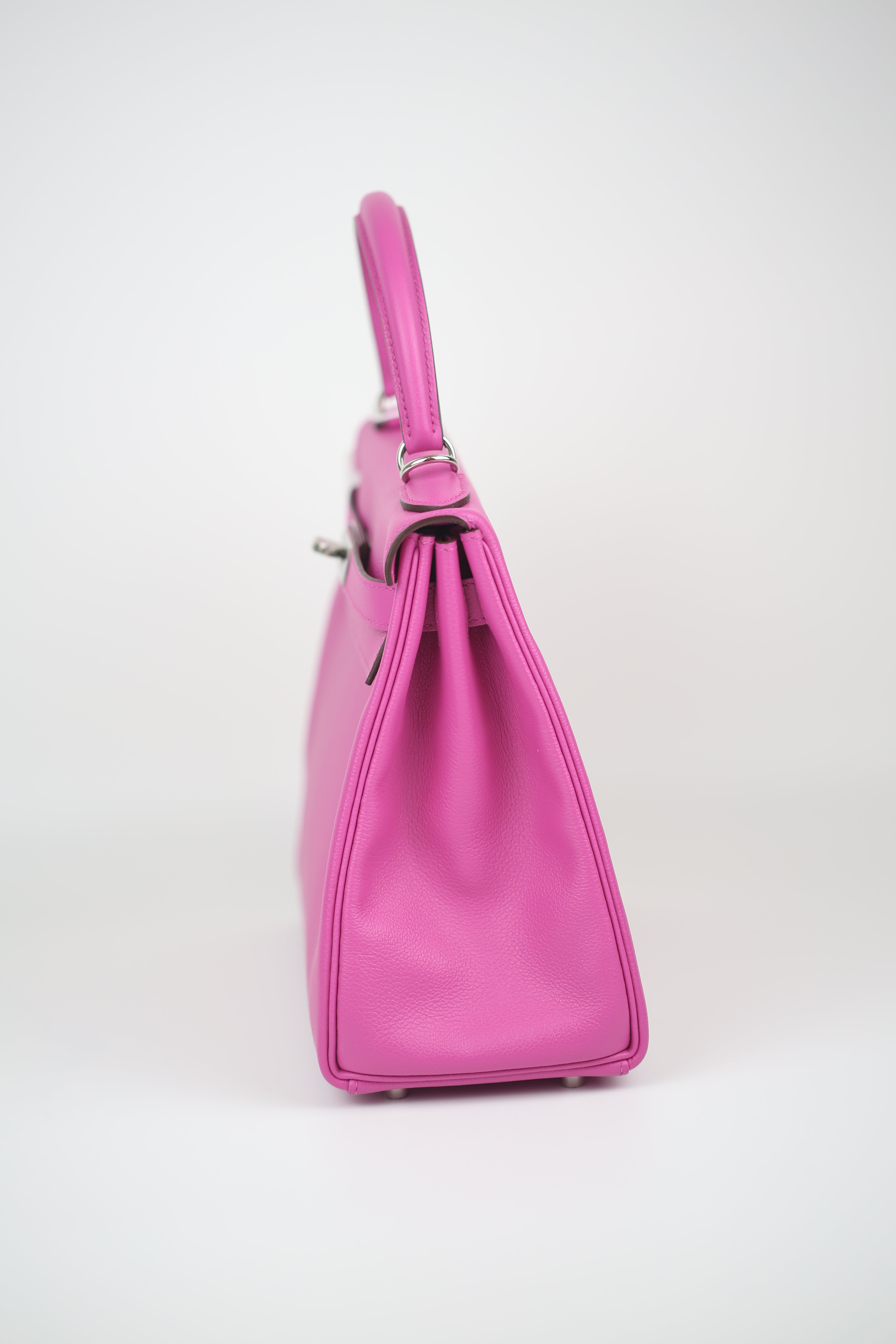 HERMÈS  Evercolor Kelly 28 Magnolia