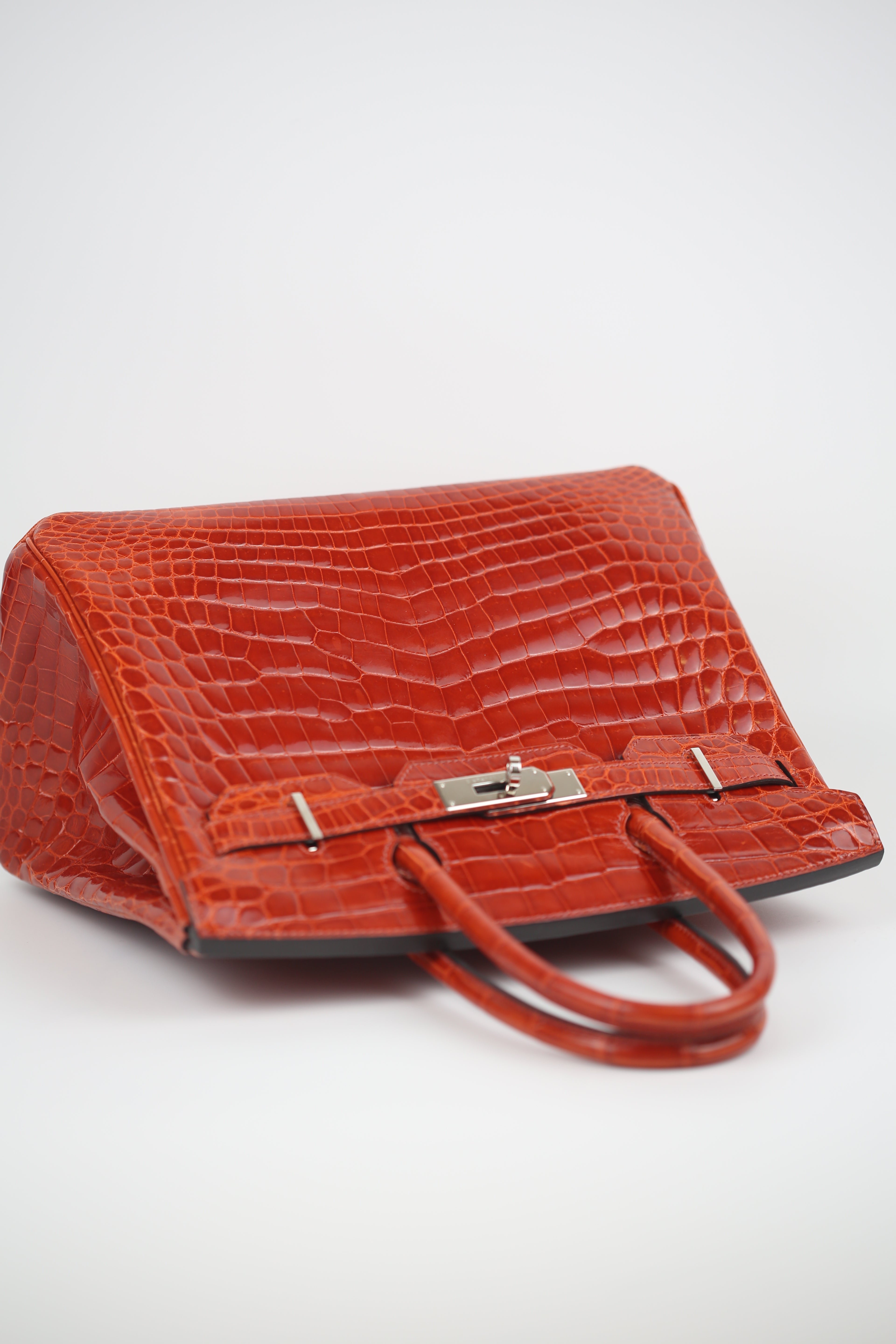 HERMÈS Niloticus Crocodile Birkin 30 Red