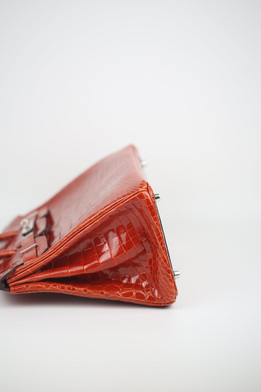 HERMÈS Niloticus Crocodile Birkin 30 Red