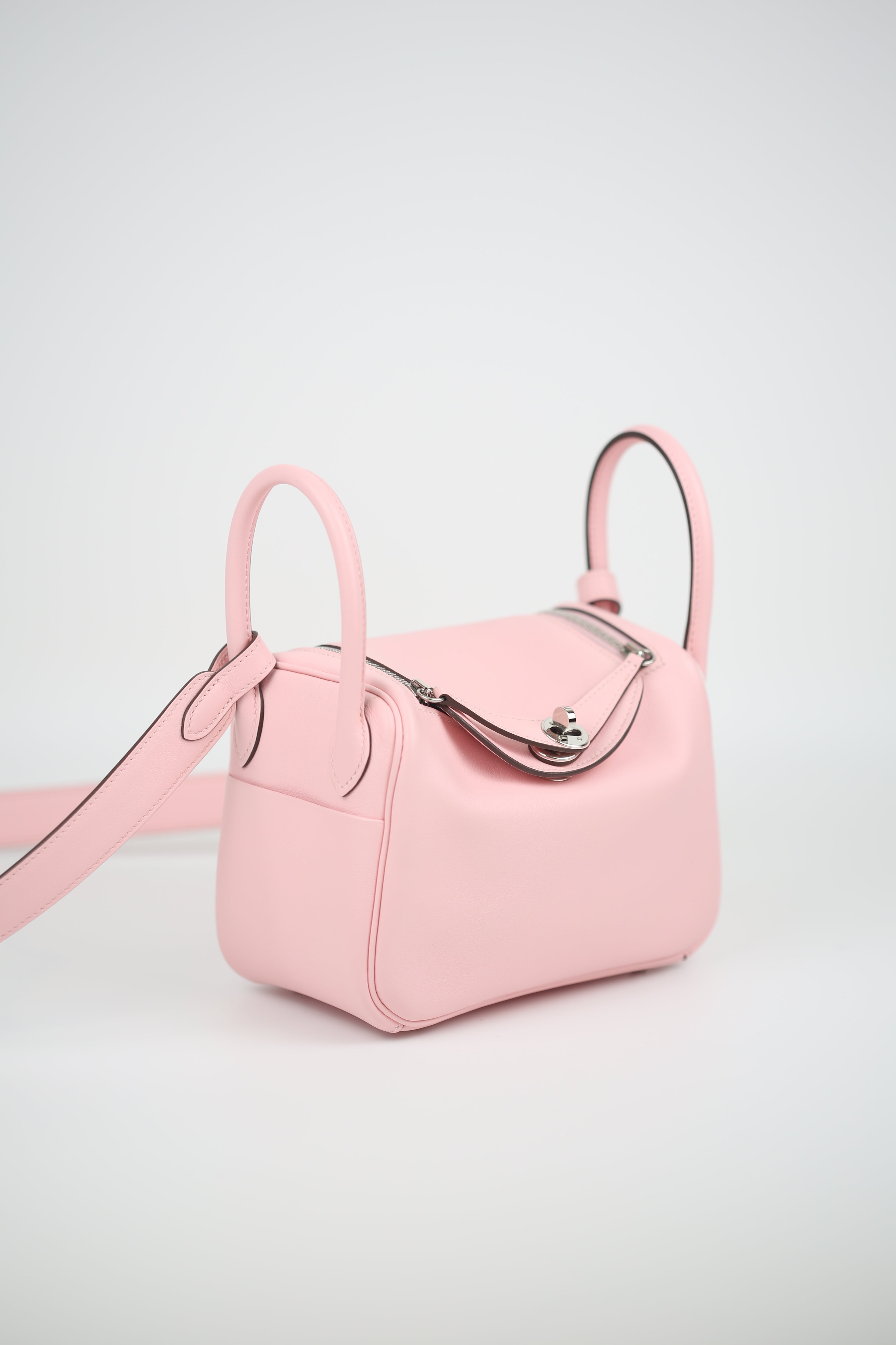 HERMÈS  Swift Mini Lindy Rose Sakura