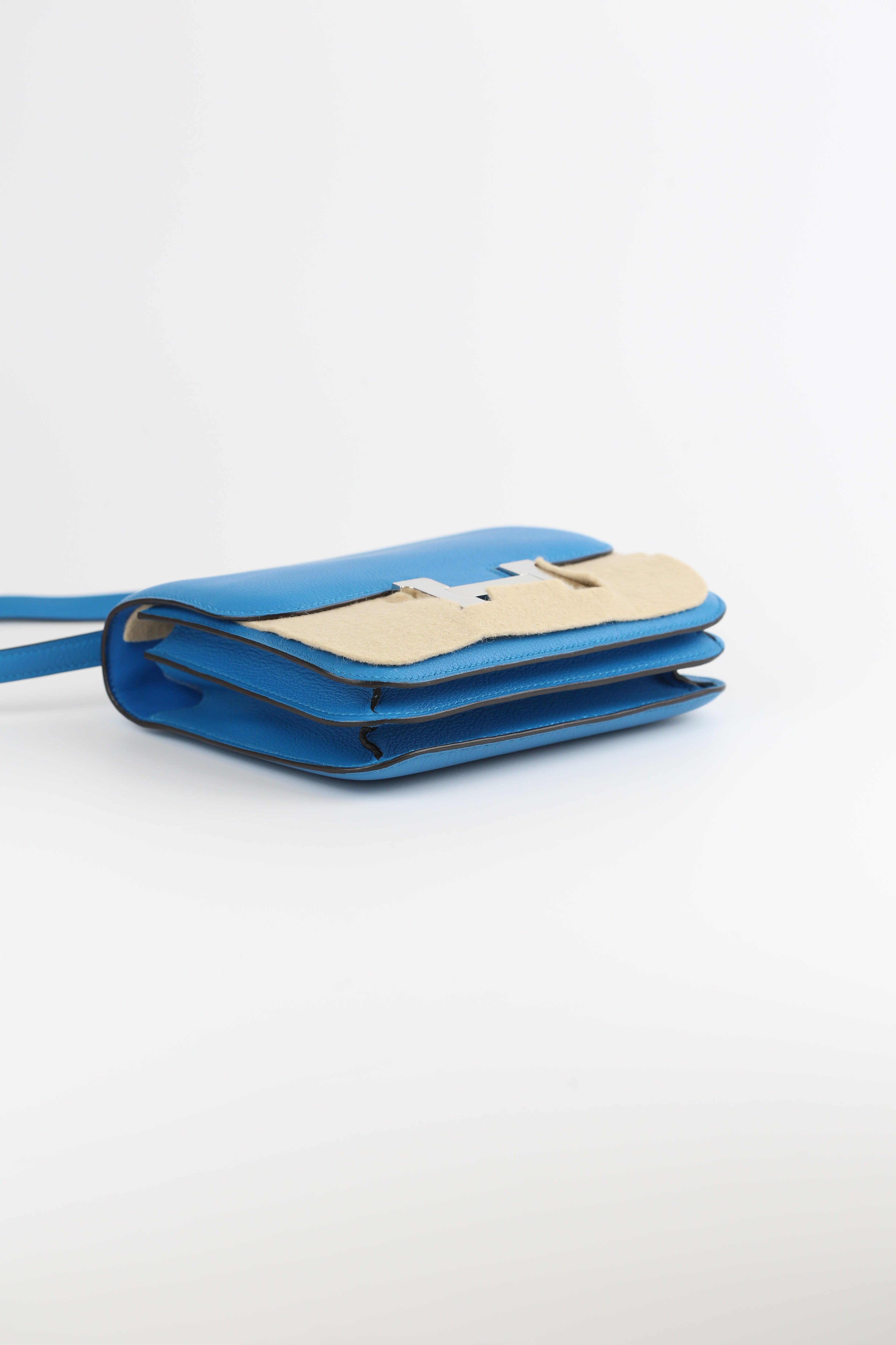 HERMES  Evercolor mini Constance Bleu Frida