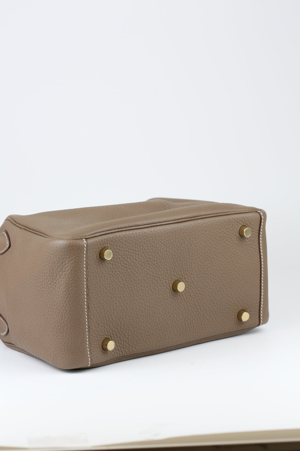 HERMÈS Lindy 26 Etoupe