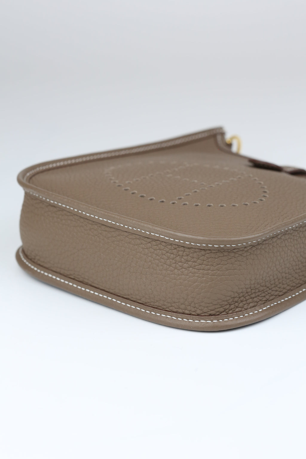 HERMÈS Mini Evelyn Etoupe