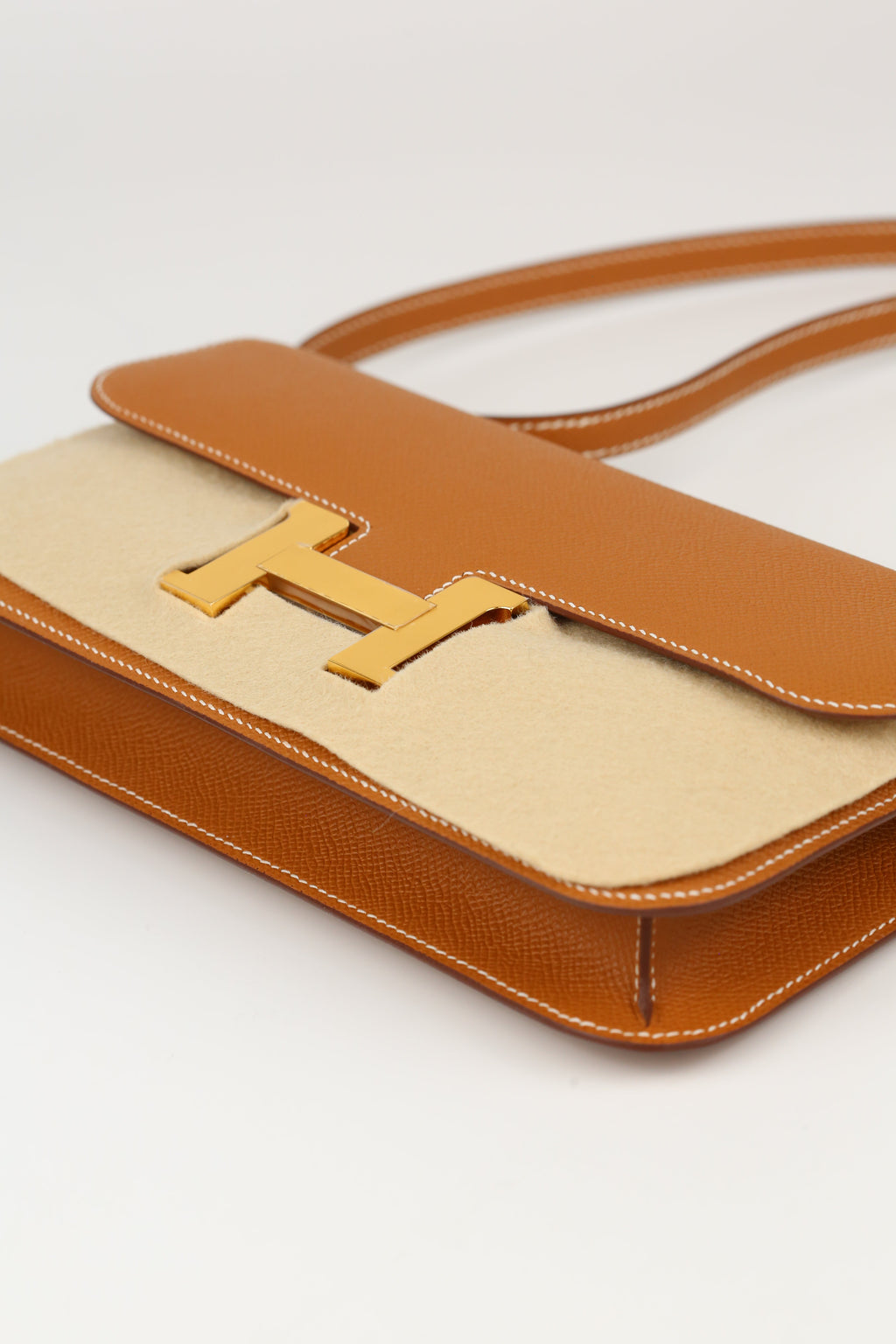 HERMÈS Constance Elan Gold