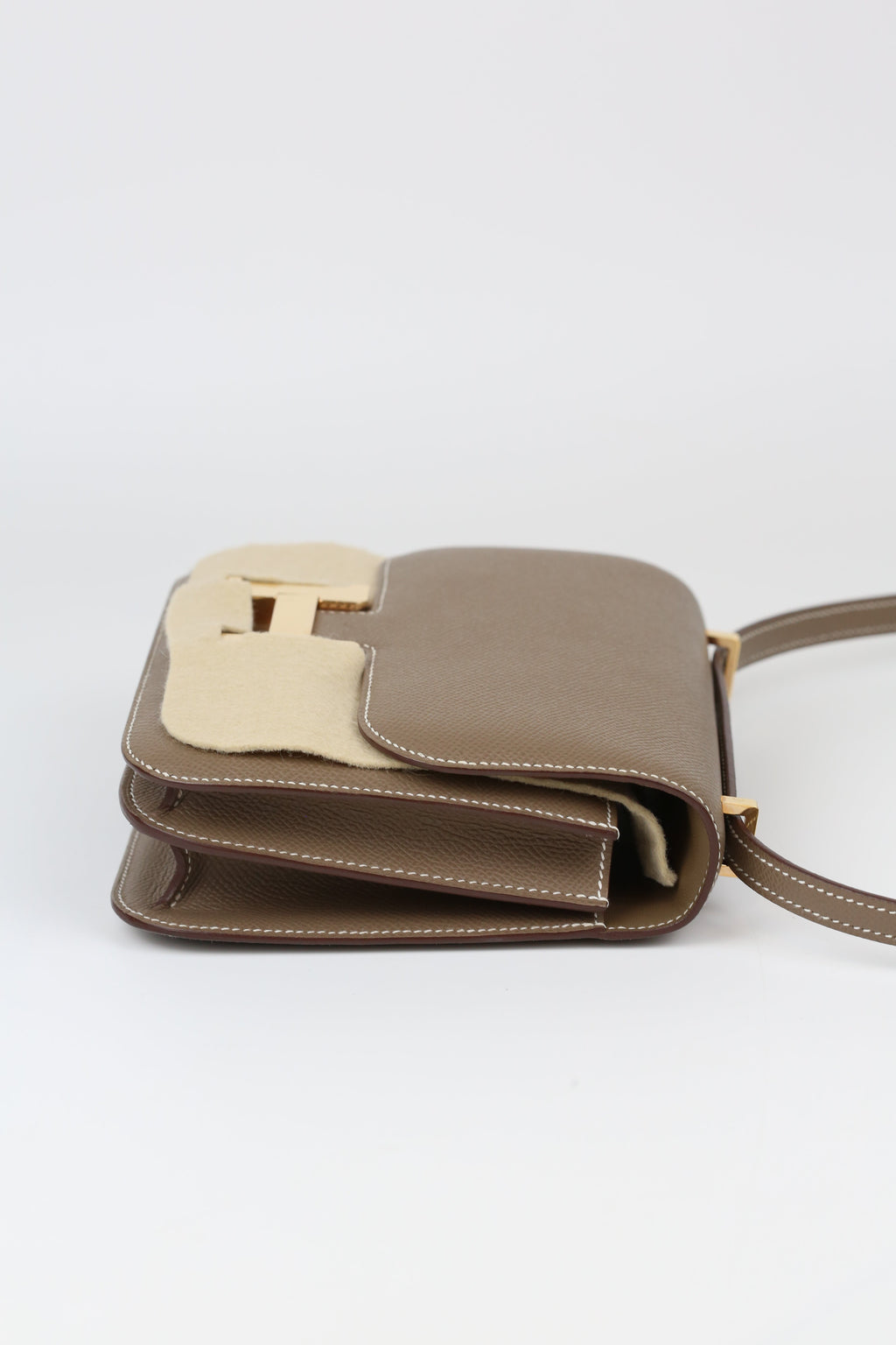 HERMÈS Constance Etoupe Gold