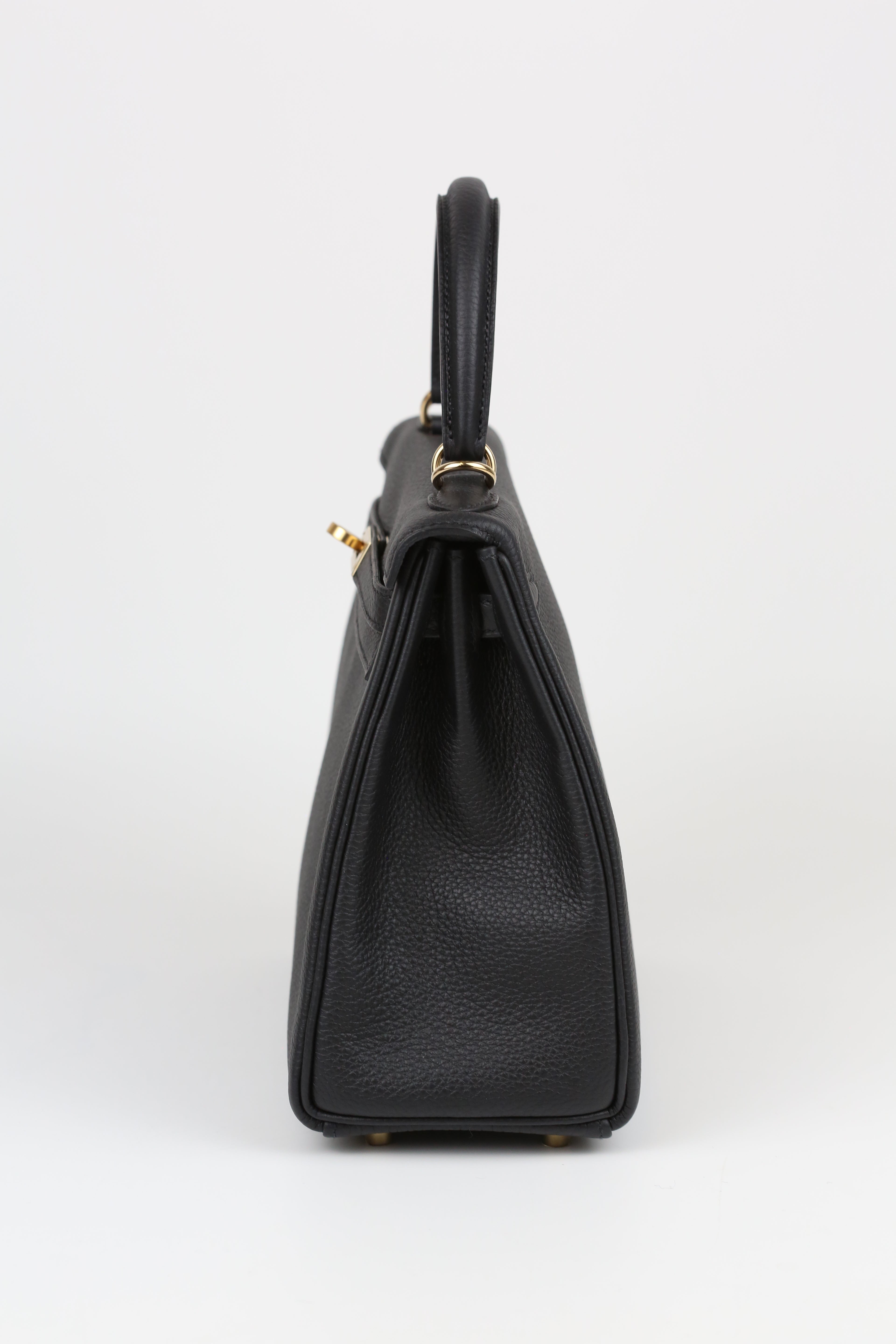 HERMÈS Kelly 25 Noir Gold