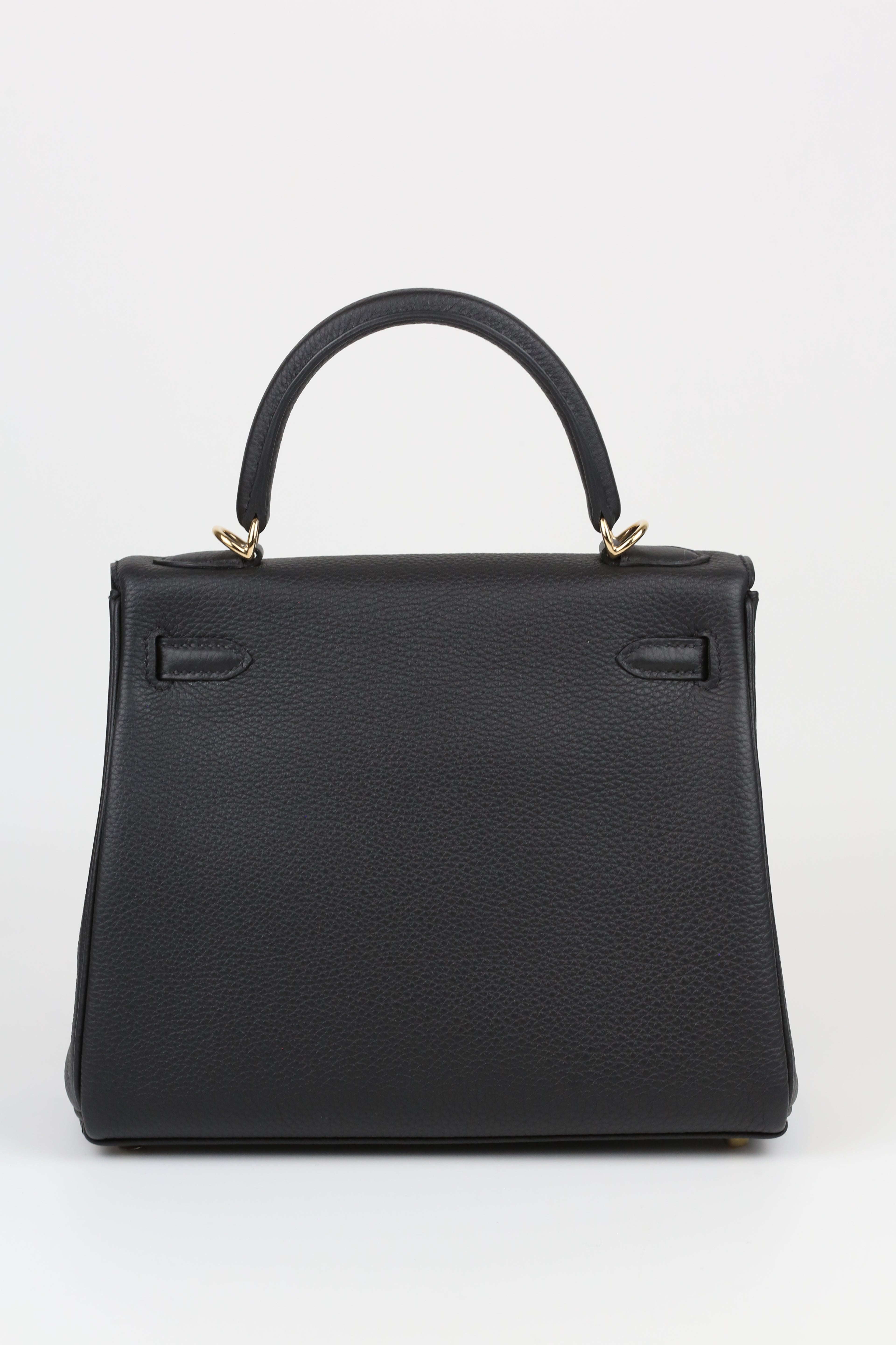 HERMÈS Kelly 25 Noir Gold