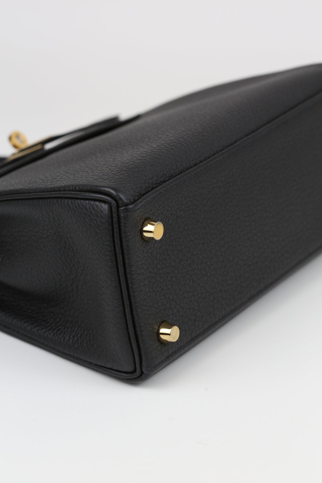 HERMÈS Kelly 25 Noir Gold