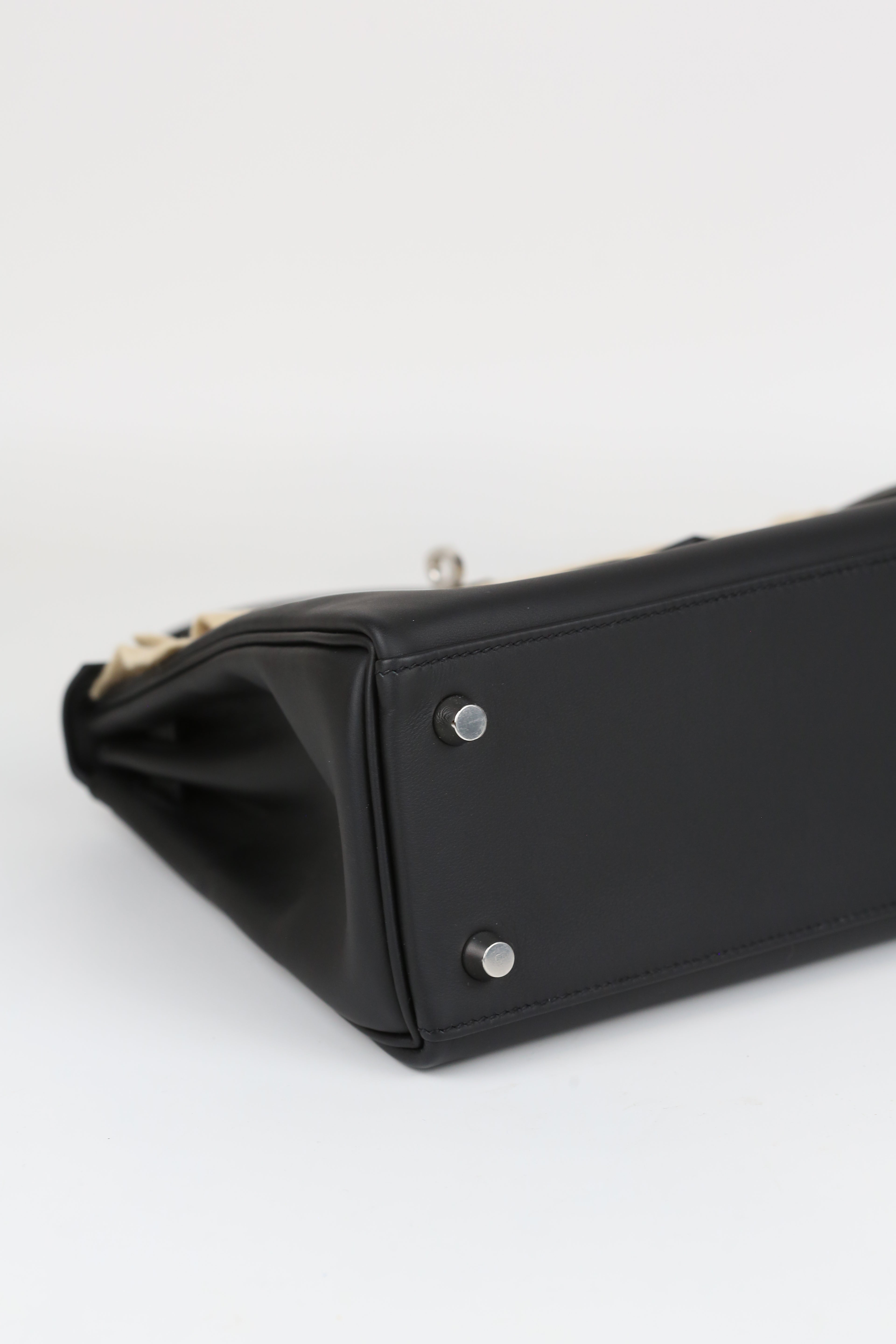 HERMÈS Kelly 25 Colormatic Black