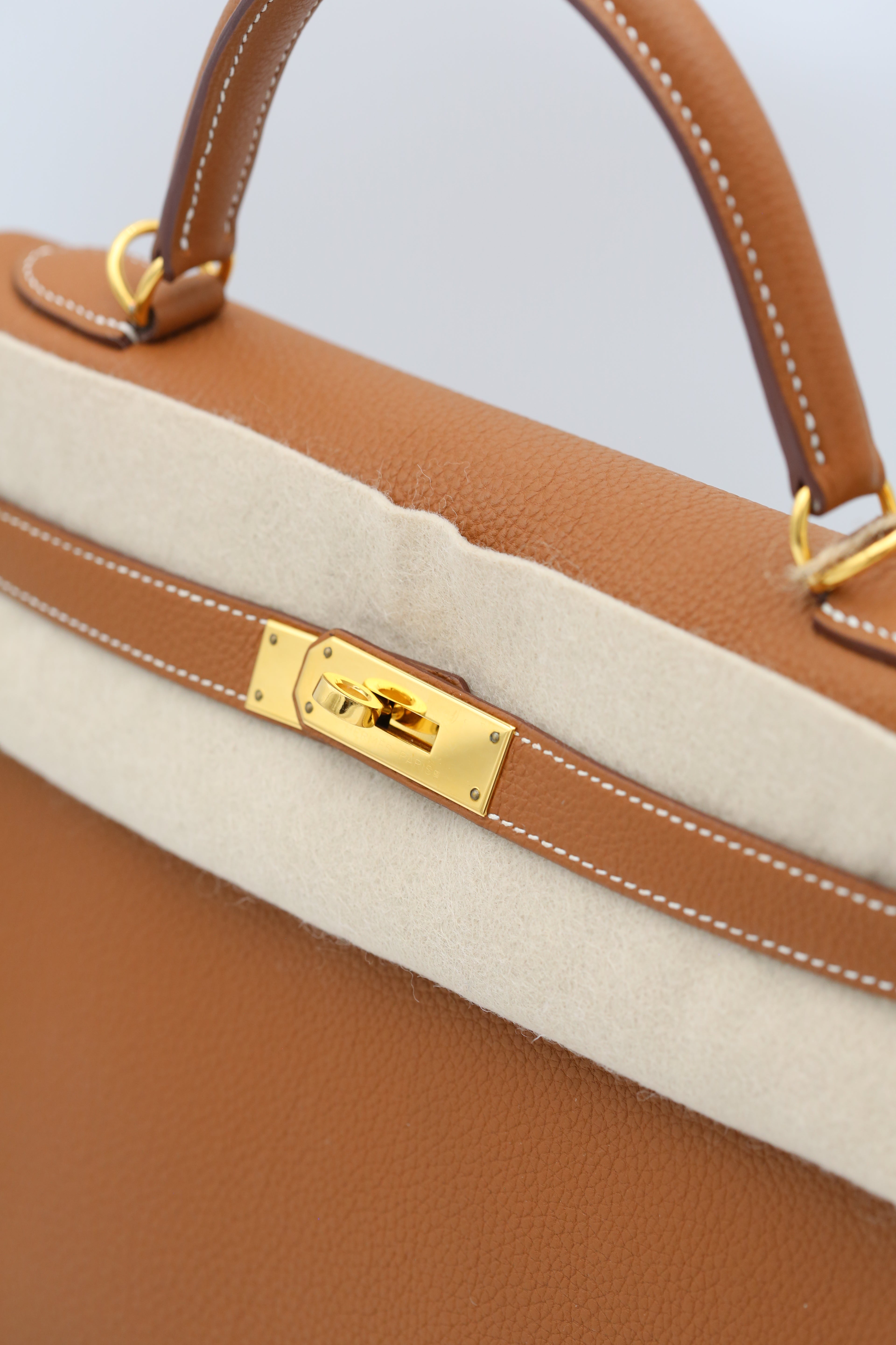 HERMÈS Kelly 32 Gold