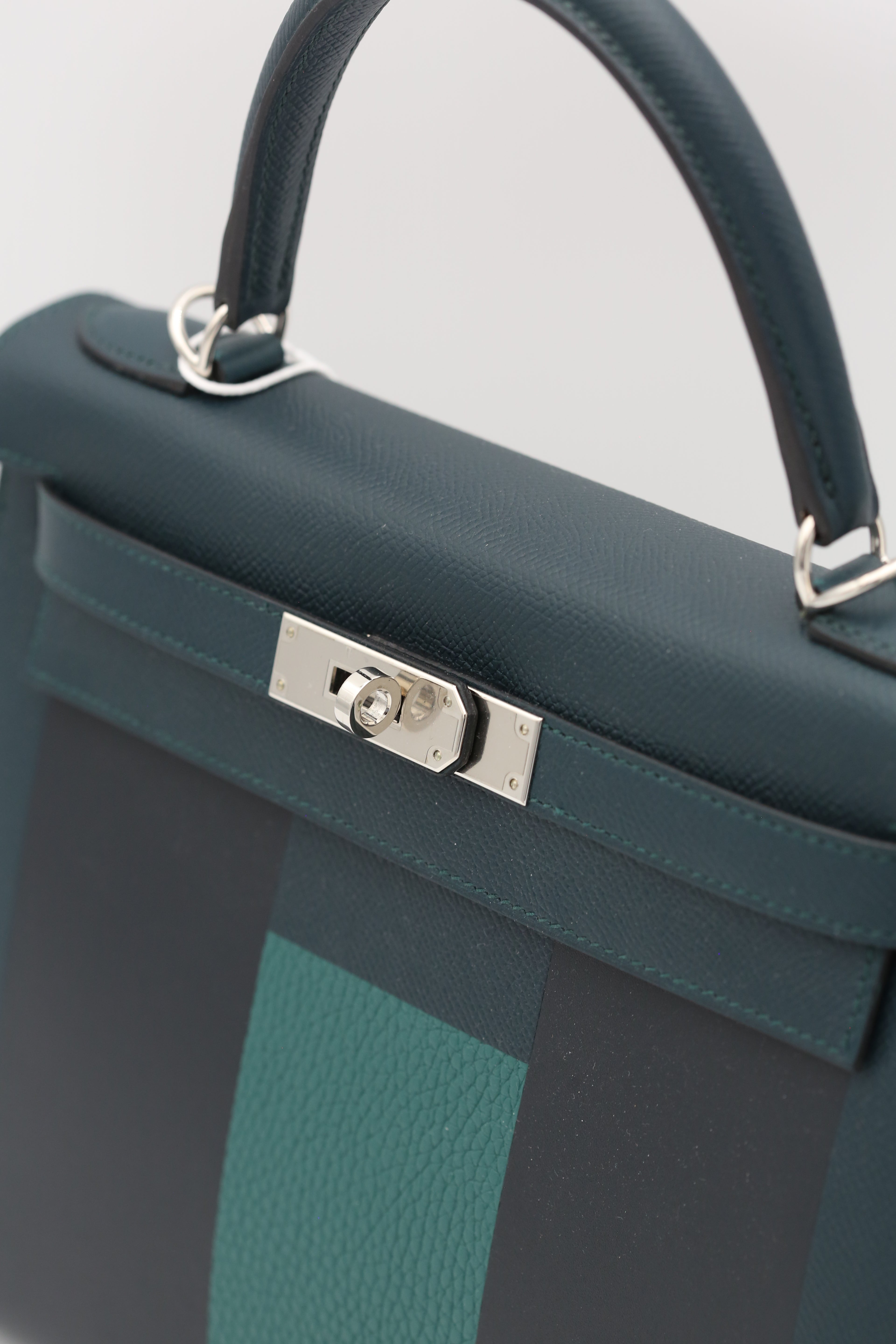 HERMÈS Kelly 28 Vert Cypress Silver