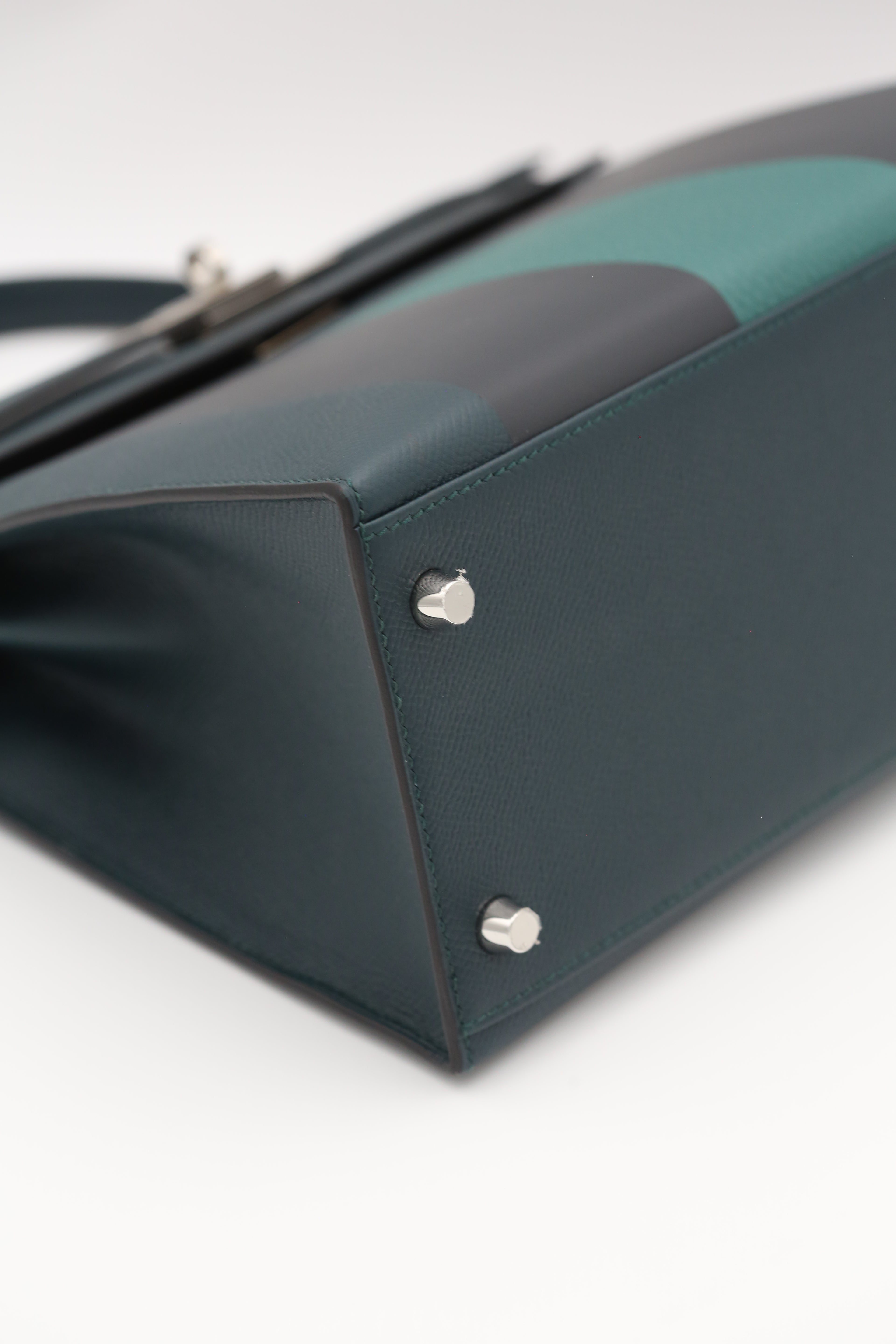 HERMÈS Kelly 28 Vert Cypress Silver
