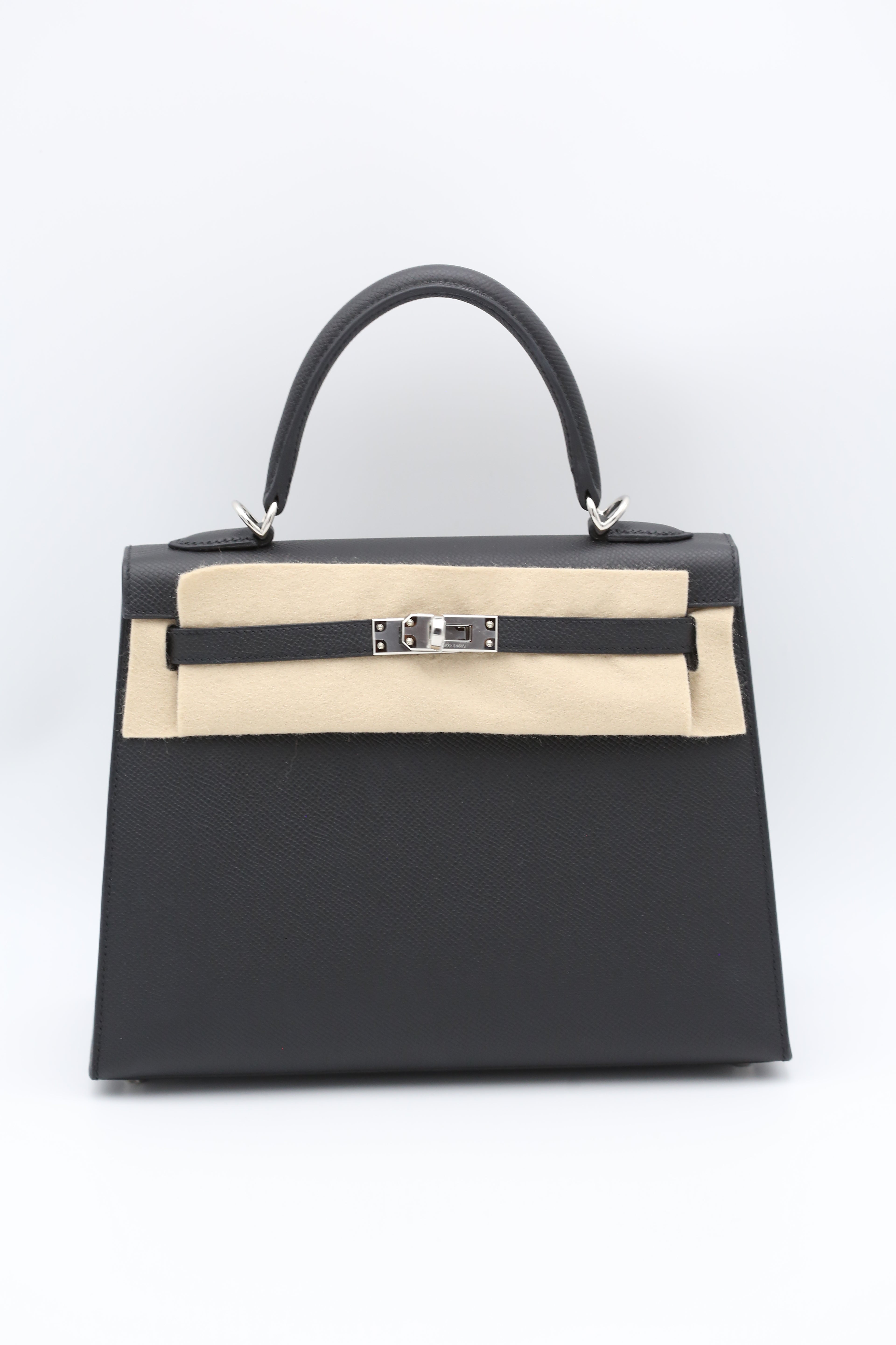 HERMÈS Kelly 28 Epsom Silver