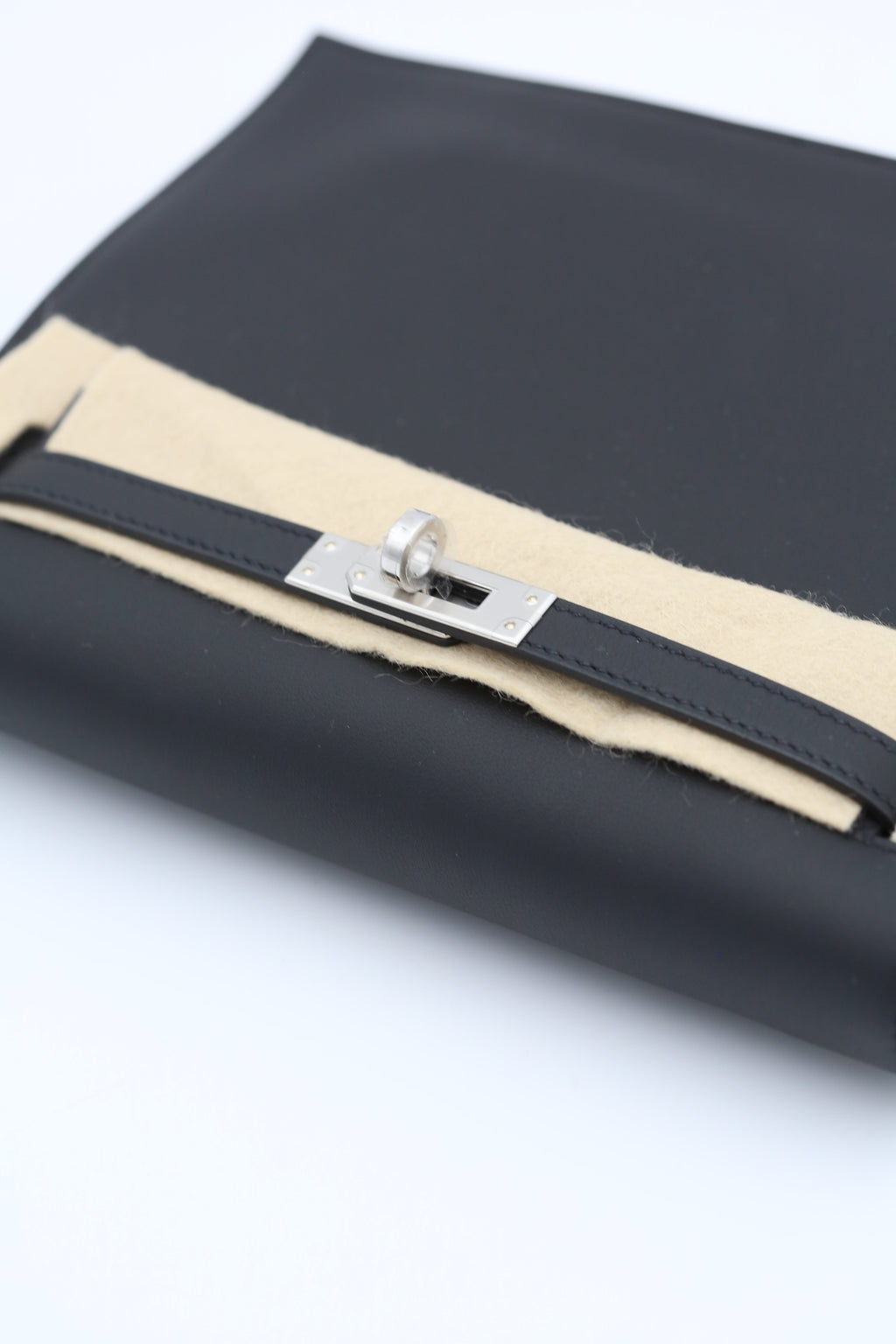 HERMÈS Kelly Danse Noir Silver