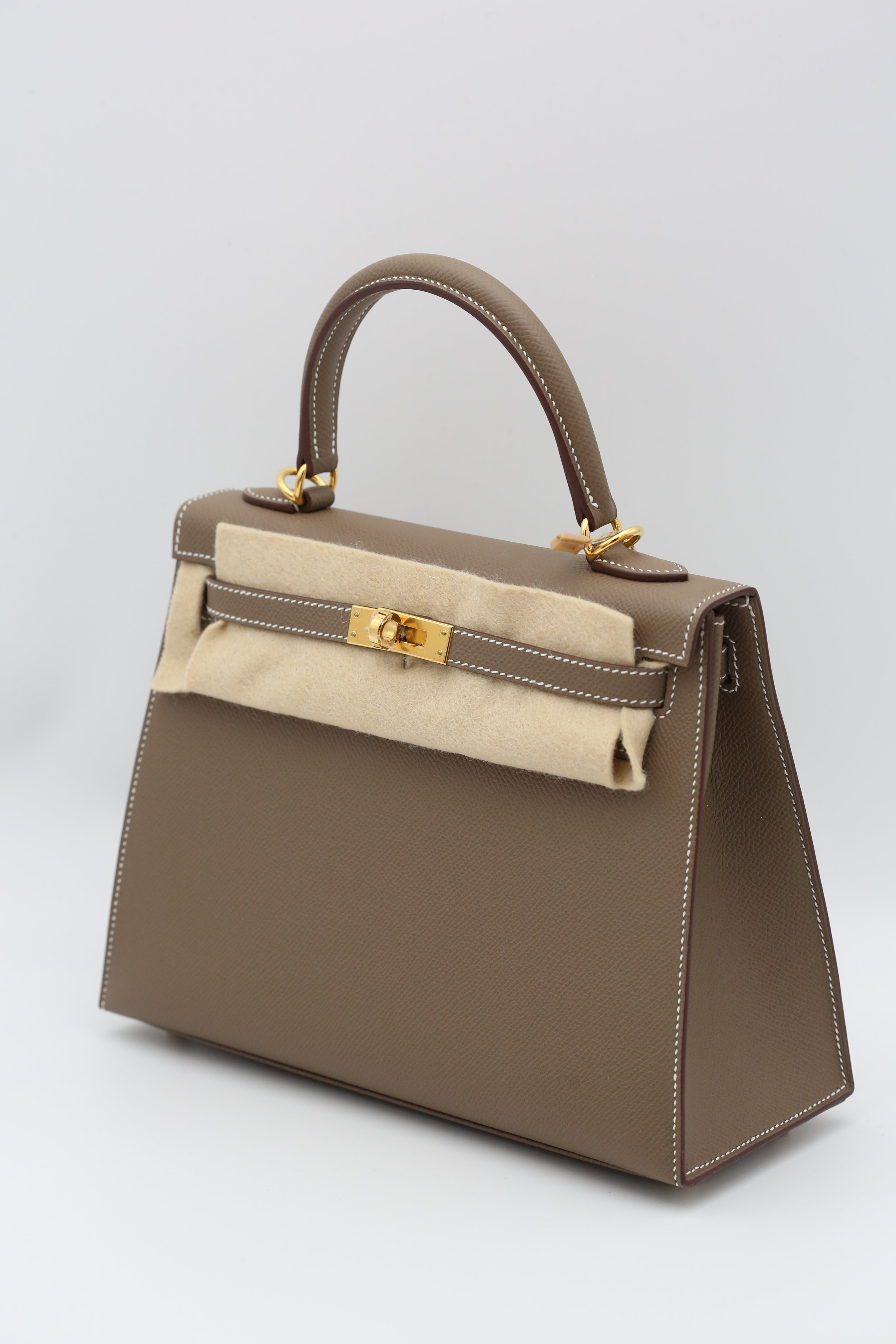 HERMÈS Kelly 25 Etoupe Gold
