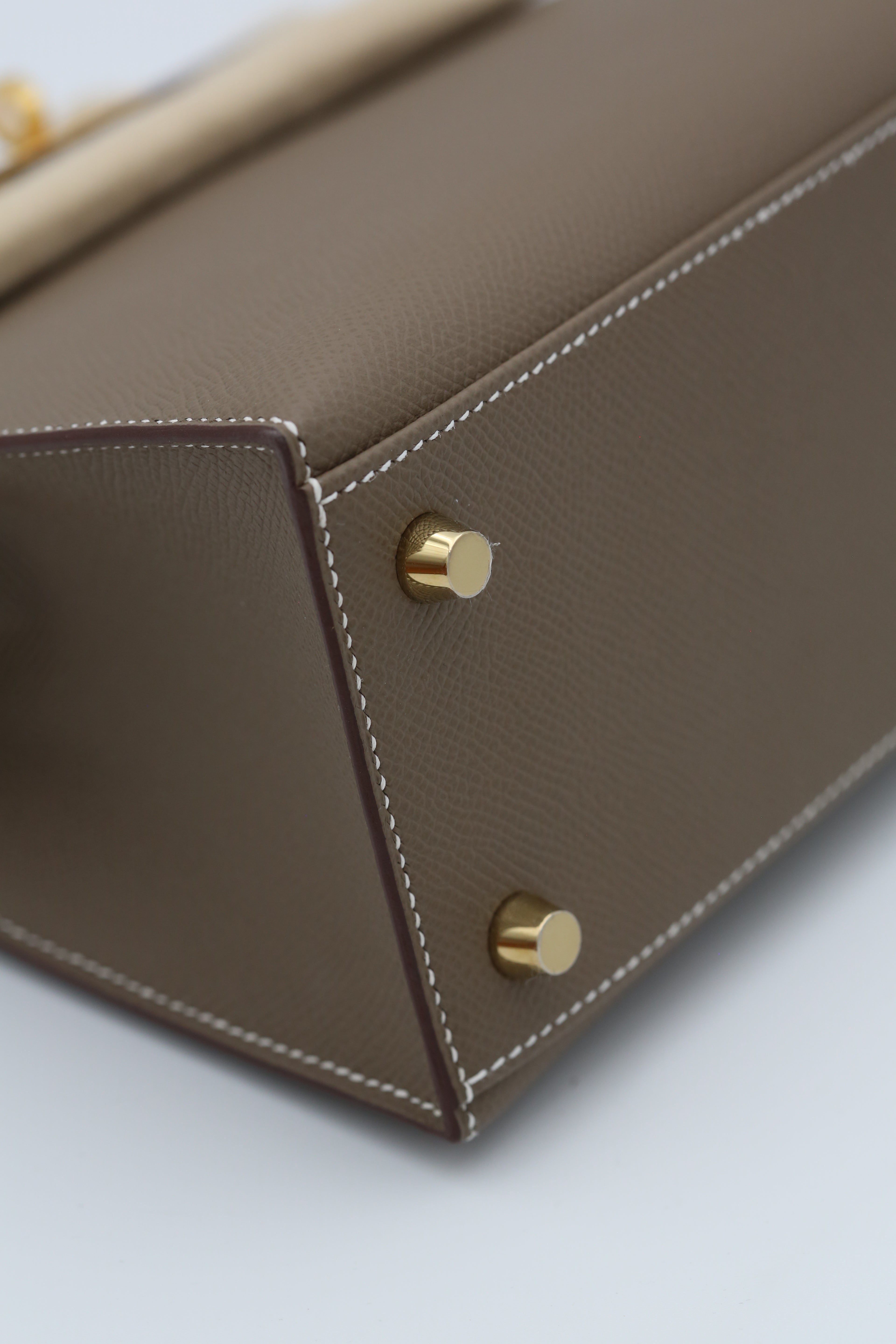 HERMÈS Kelly 25 Etoupe Gold