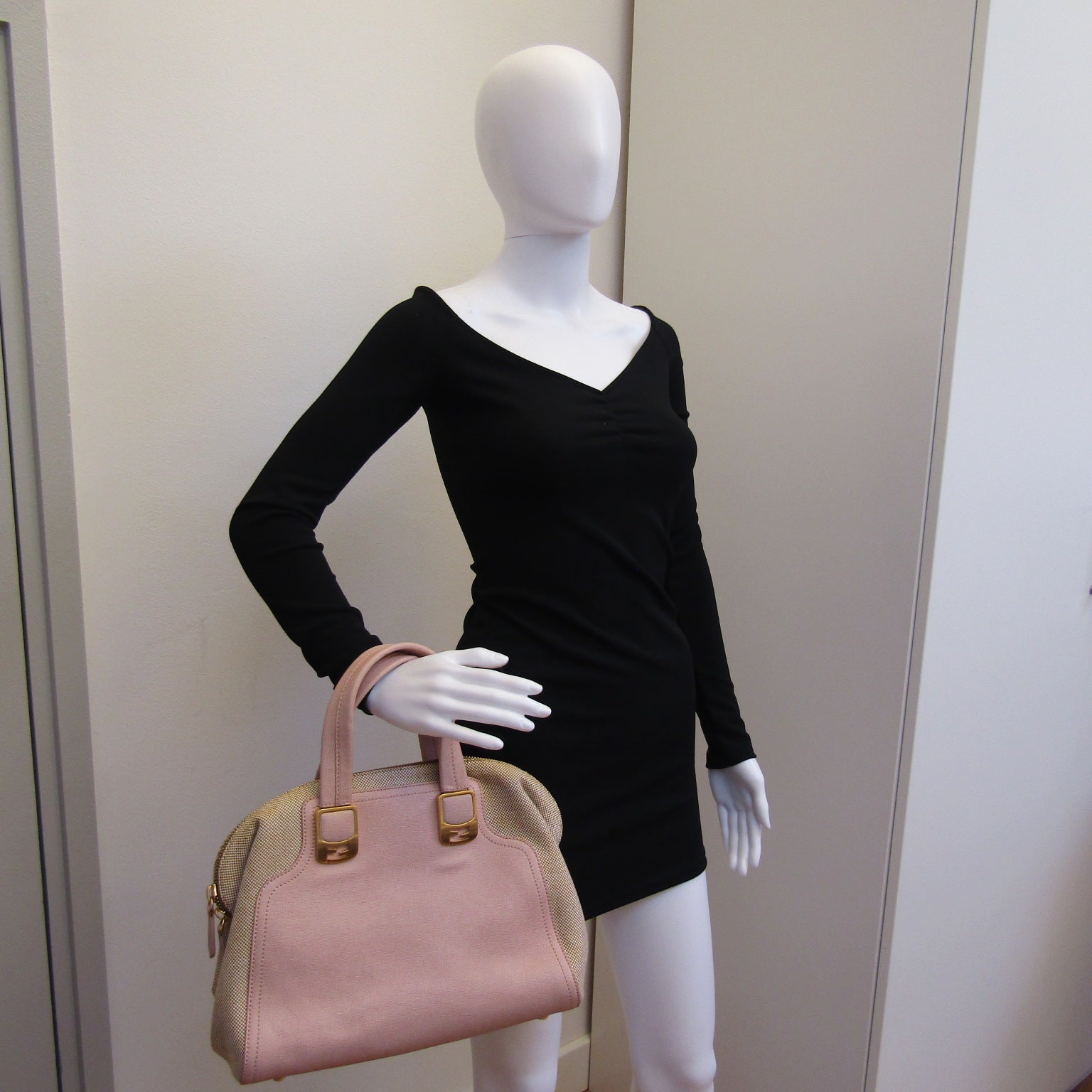 FENDI Chameleon Handbag in Pink Leather