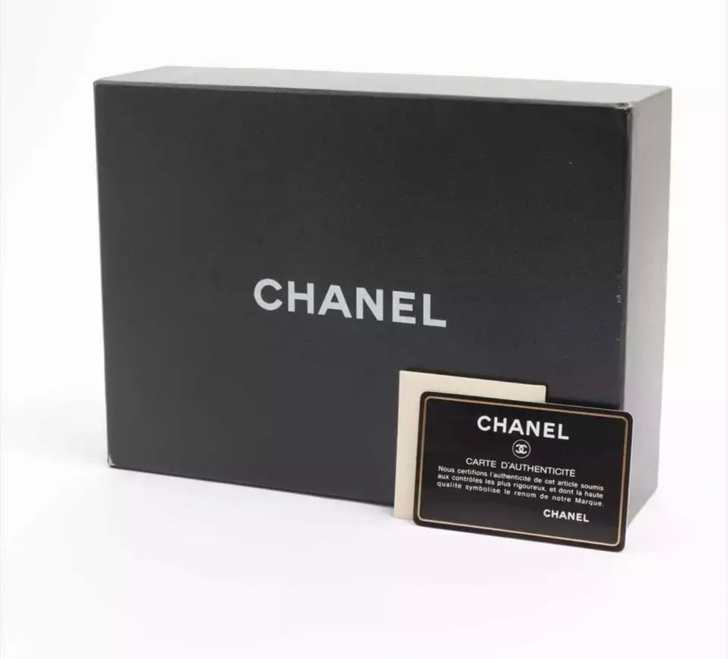 CHANEL Matelasse Quilted Patent Leather CC Zip Around Wallet Organizer