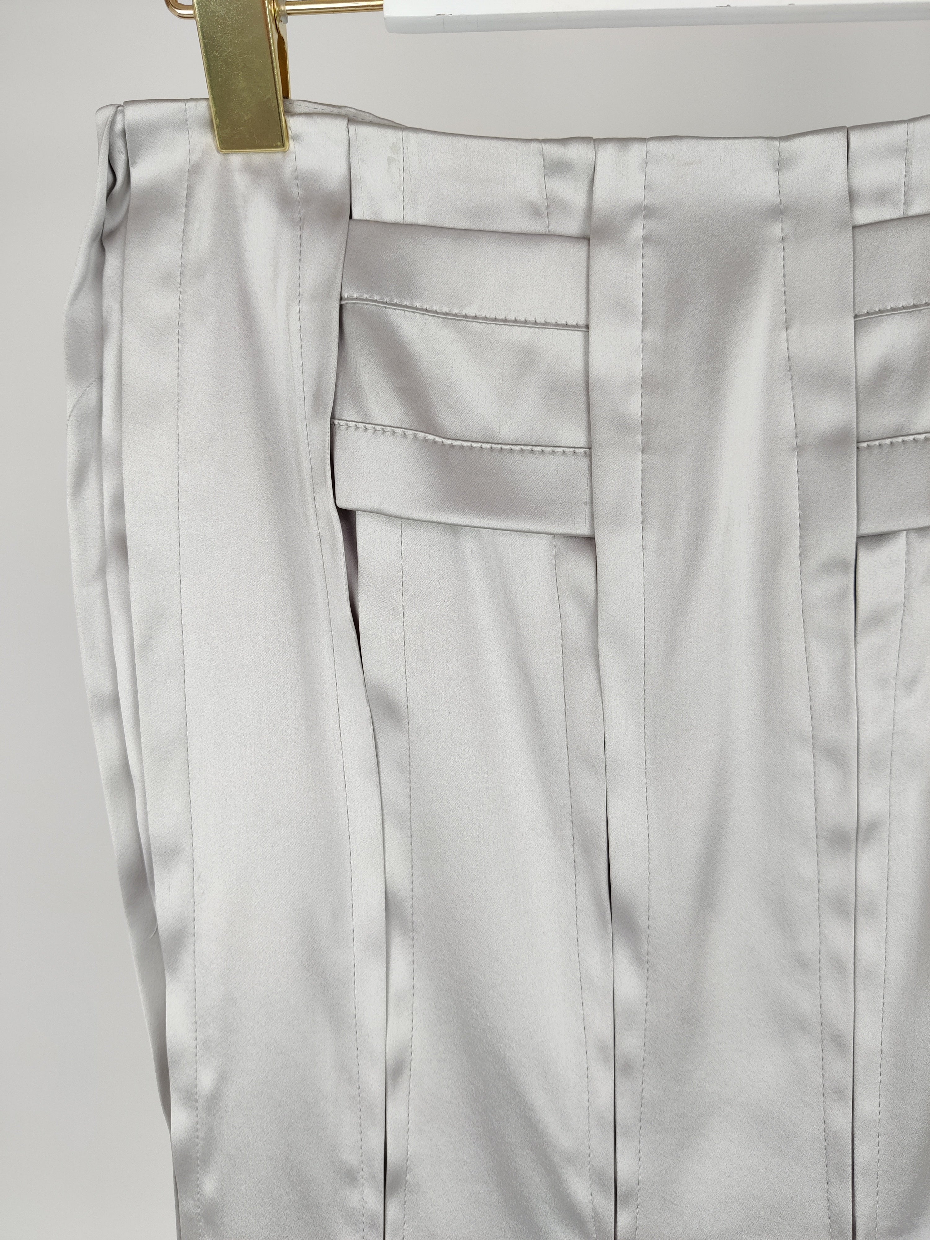 Gucci Silver Silk Pleated Hem Skirt Size IT 38 (UK 6)