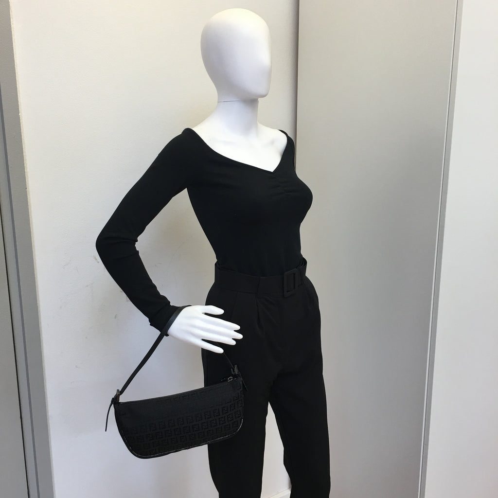 FENDI Shoulder Bag in Black Fabric